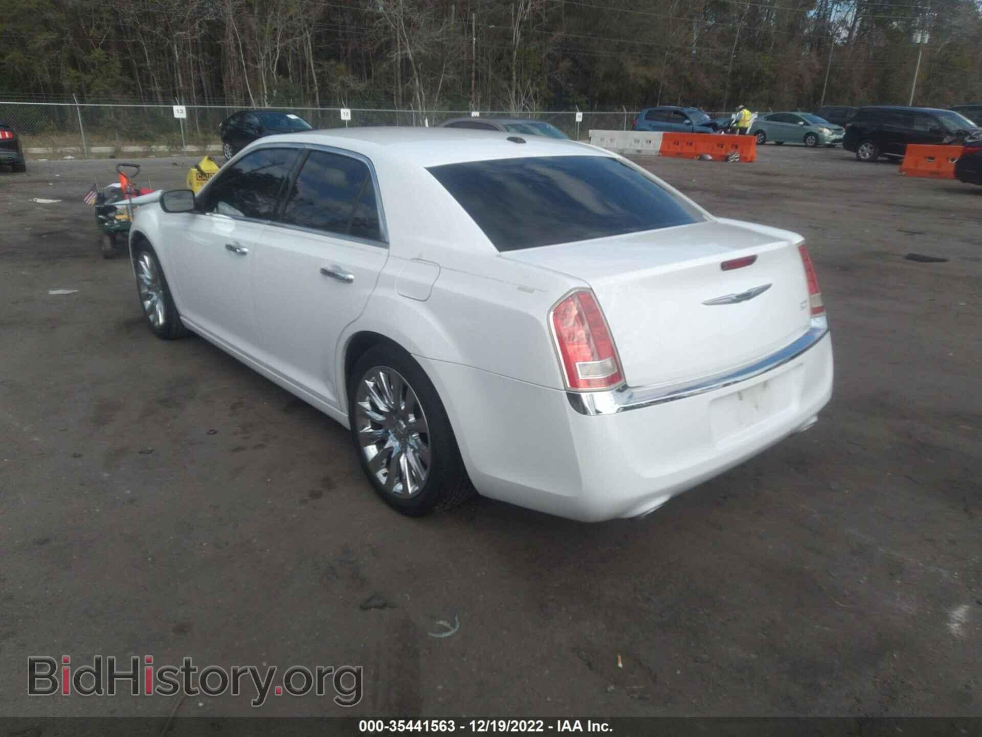2014 CHRYSLER 300 - VIN: 2C3CCAAG2EH328355 - Фото 3