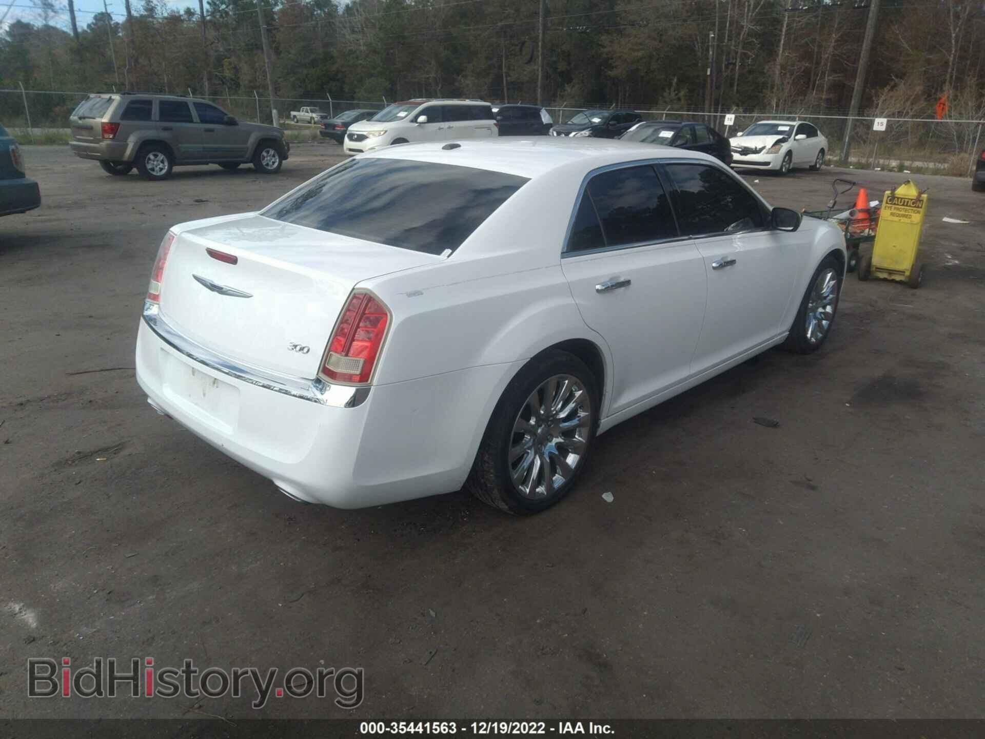 2014 CHRYSLER 300 - VIN: 2C3CCAAG2EH328355 - Фото 4