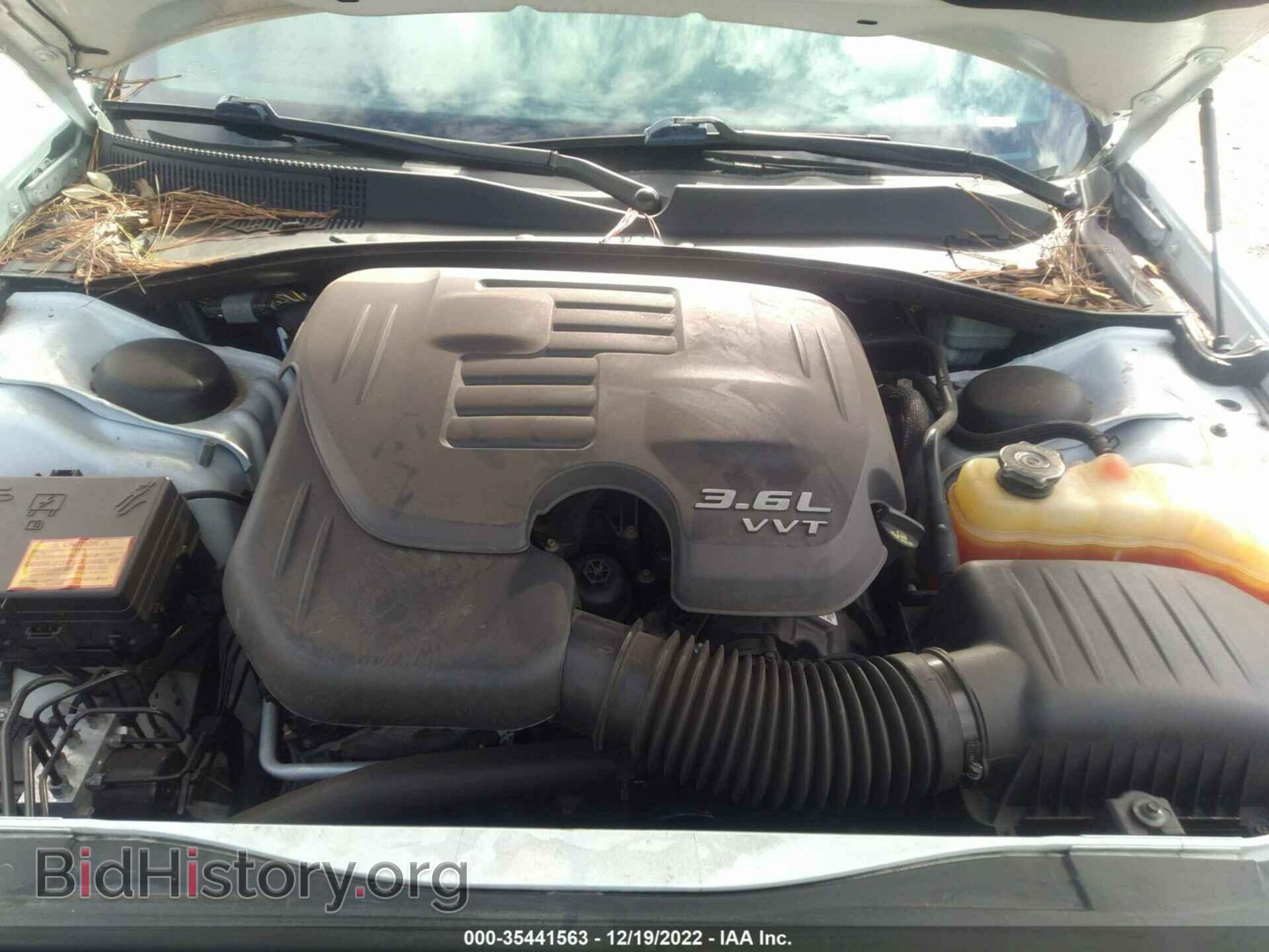 2014 CHRYSLER 300 - VIN: 2C3CCAAG2EH328355 - Фото 10