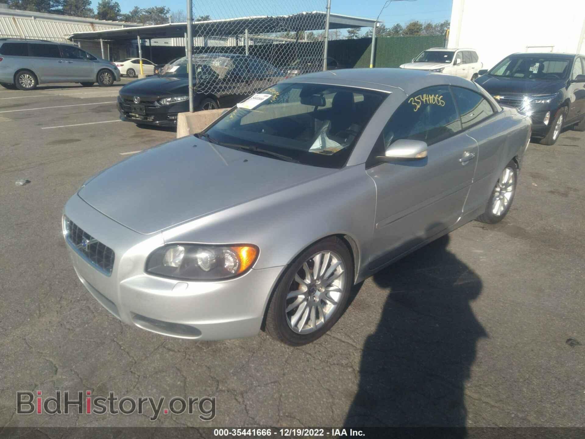 2007 VOLVO C70 - VIN: YV1MC68227J012599 - Фото 2