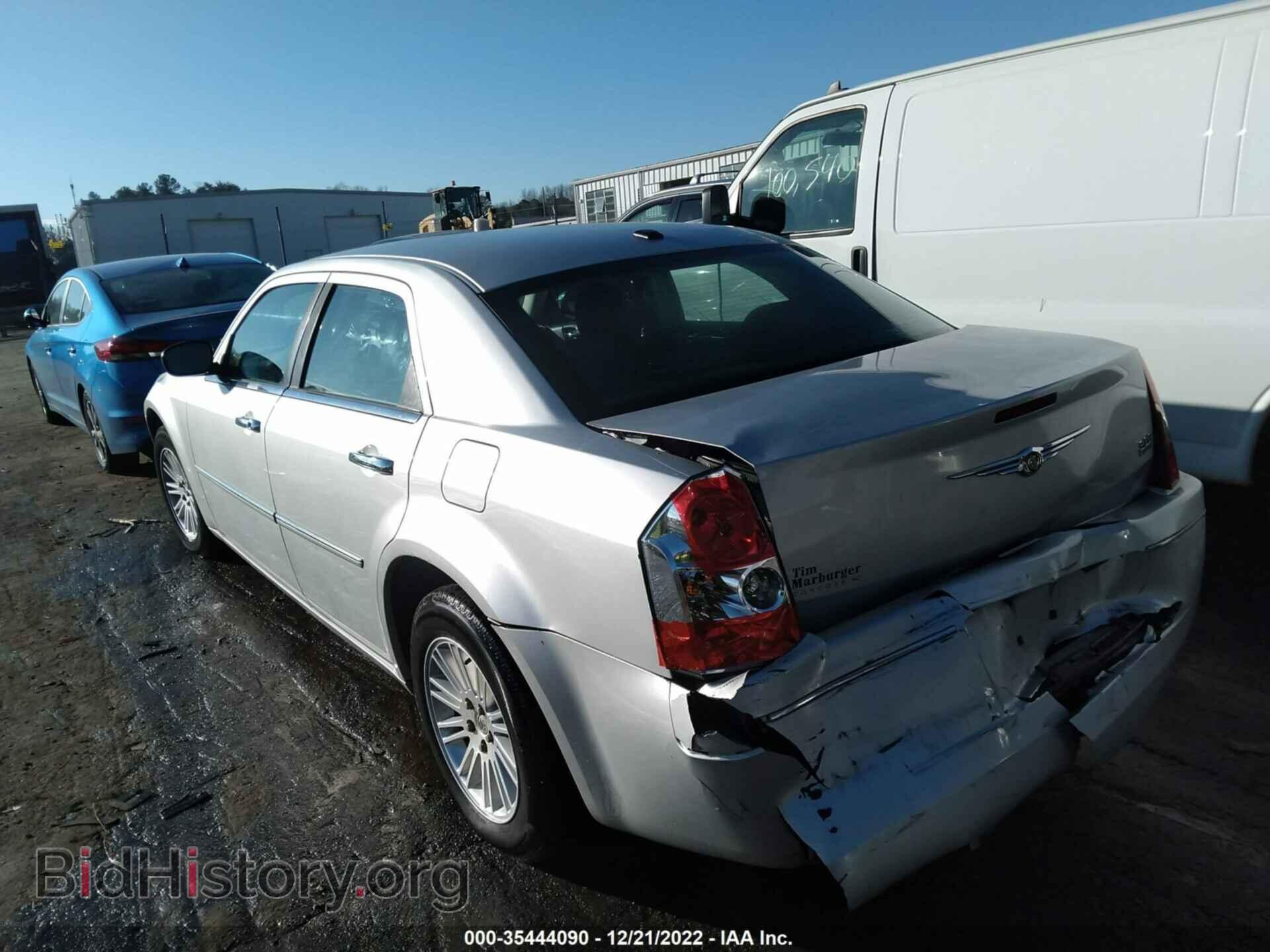 2010 CHRYSLER 300 - VIN: 2C3CA1CV1AH281217 - Фото 3