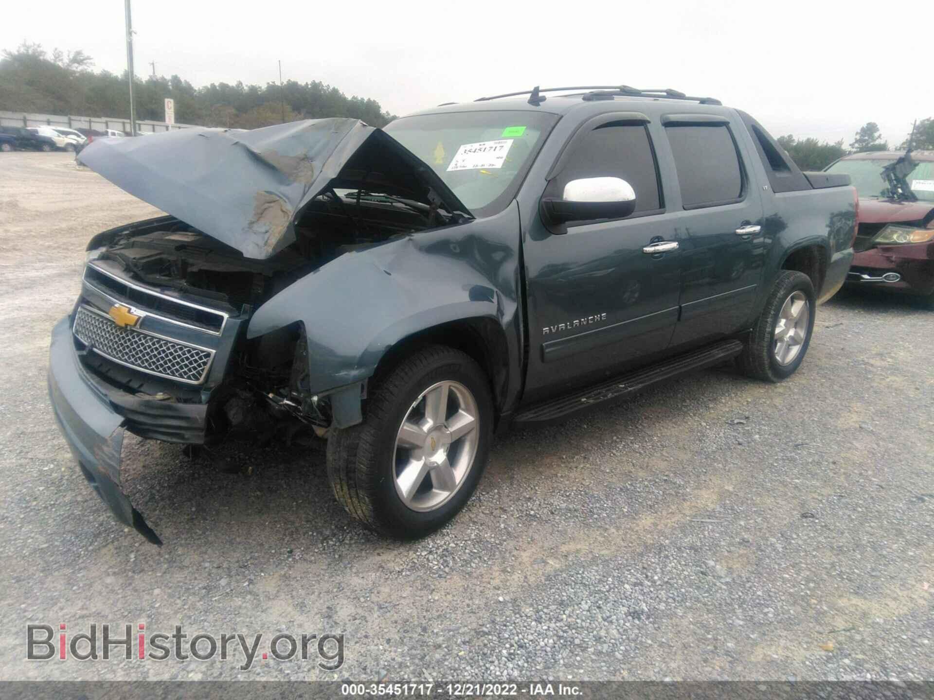 2011 CHEVROLET AVALANCHE - VIN: 3GNMCFE02BG395793 - Фото 2