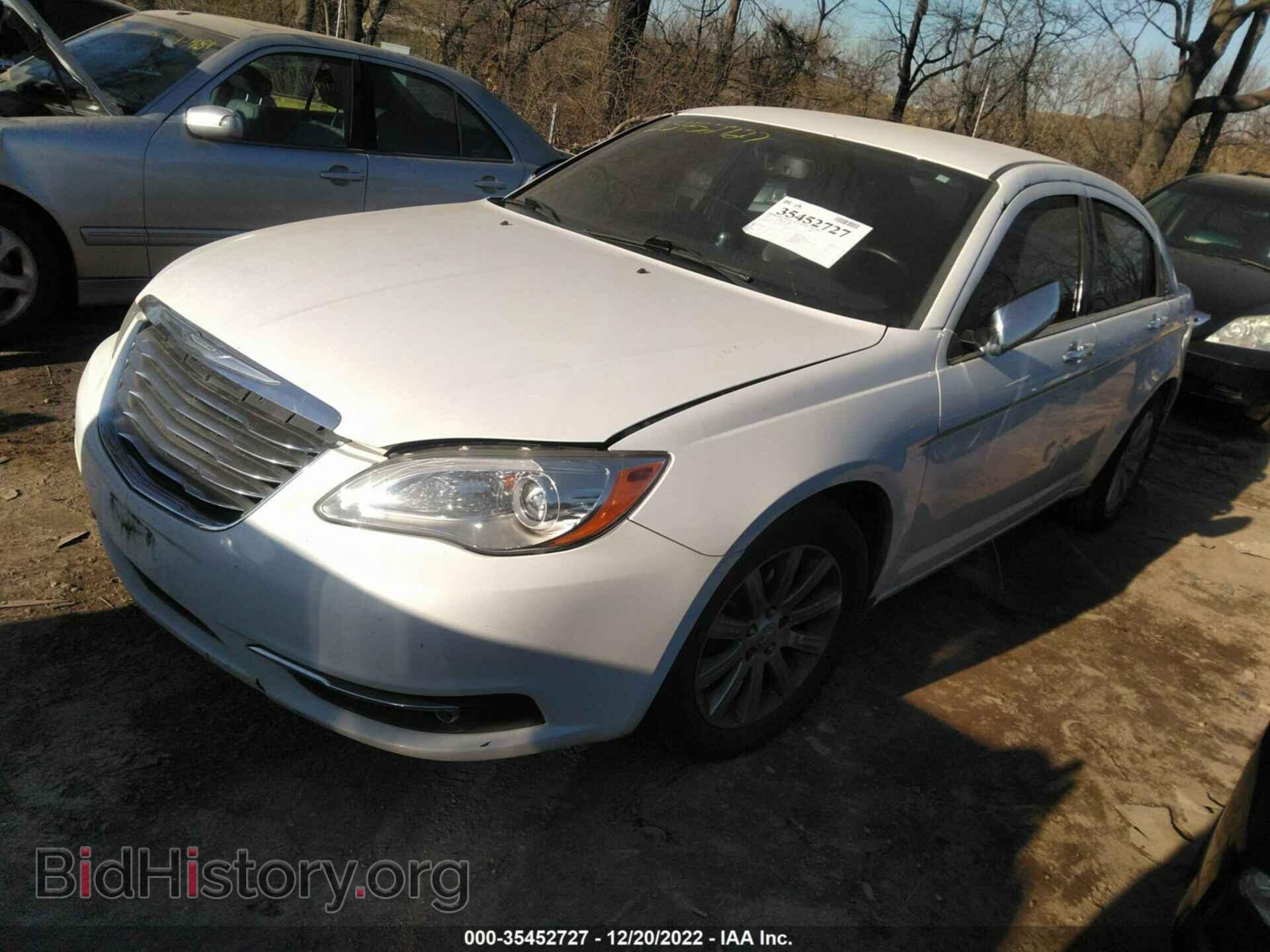 2013 CHRYSLER 200 - VIN: 1C3CCBCG3DN573335 - Фото 2