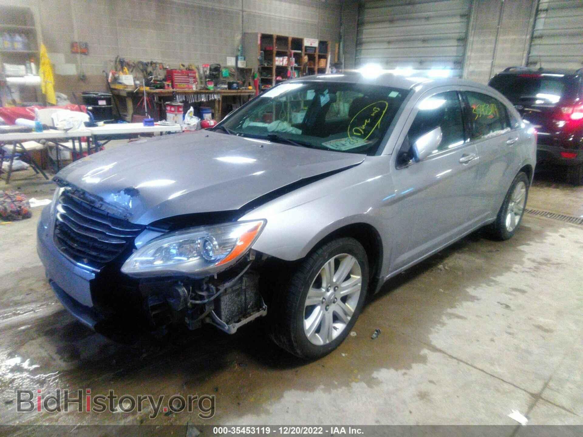 2013 CHRYSLER 200 - VIN: 1C3CCBBB4DN765465 - Photo 2