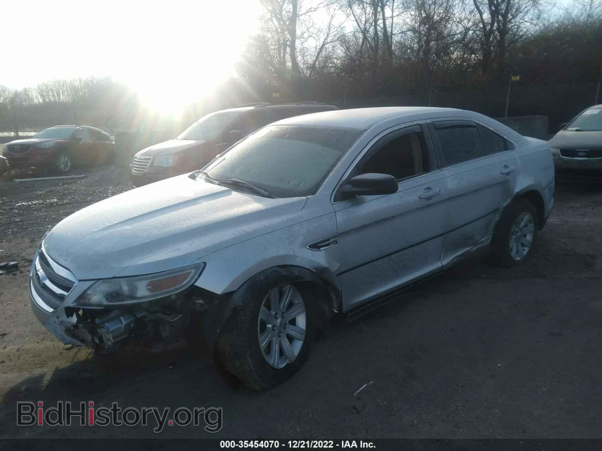 2011 FORD TAURUS - VIN: 1FAHP2DW7BG152883 - Фото 2