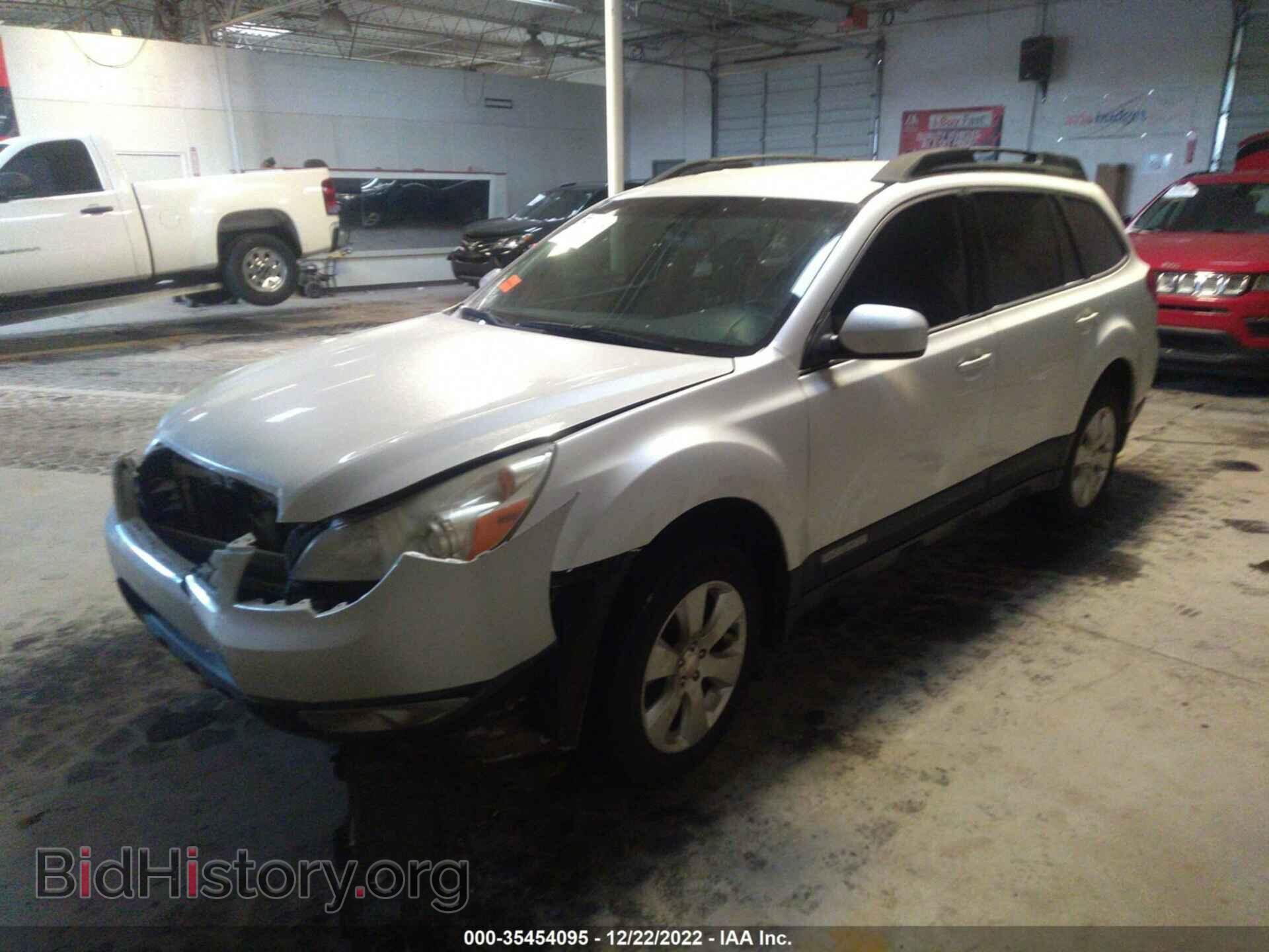 2011 SUBARU OUTBACK - VIN: 4S4BRCCC8B3380255 - Фото 2