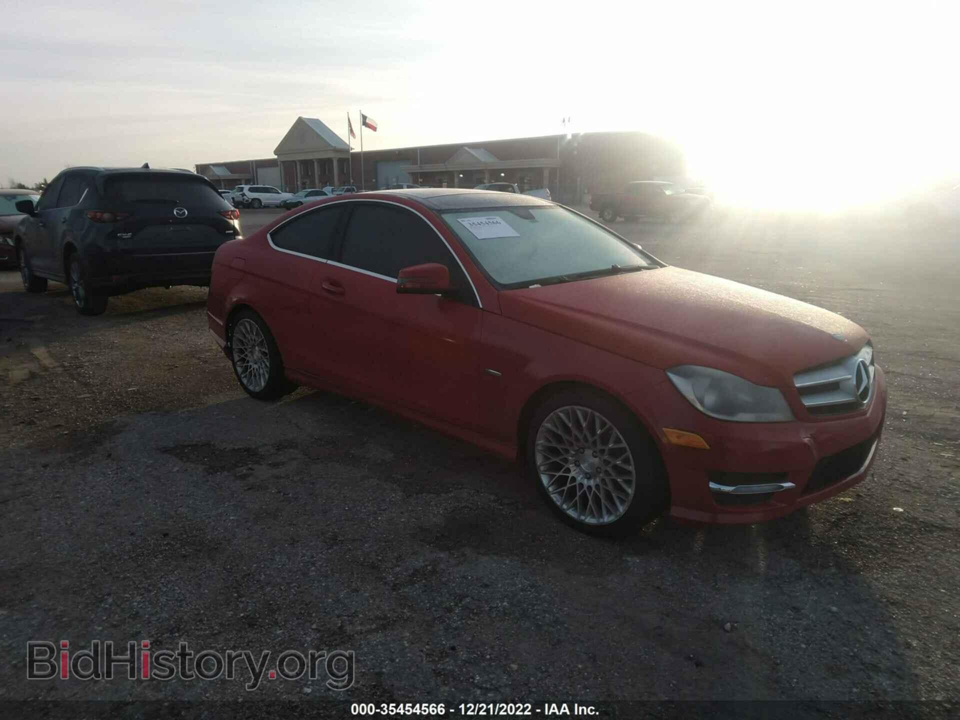 Фотография WDDGJ4HB1CF884224 - MERCEDES-BENZ C-CLASS 2012