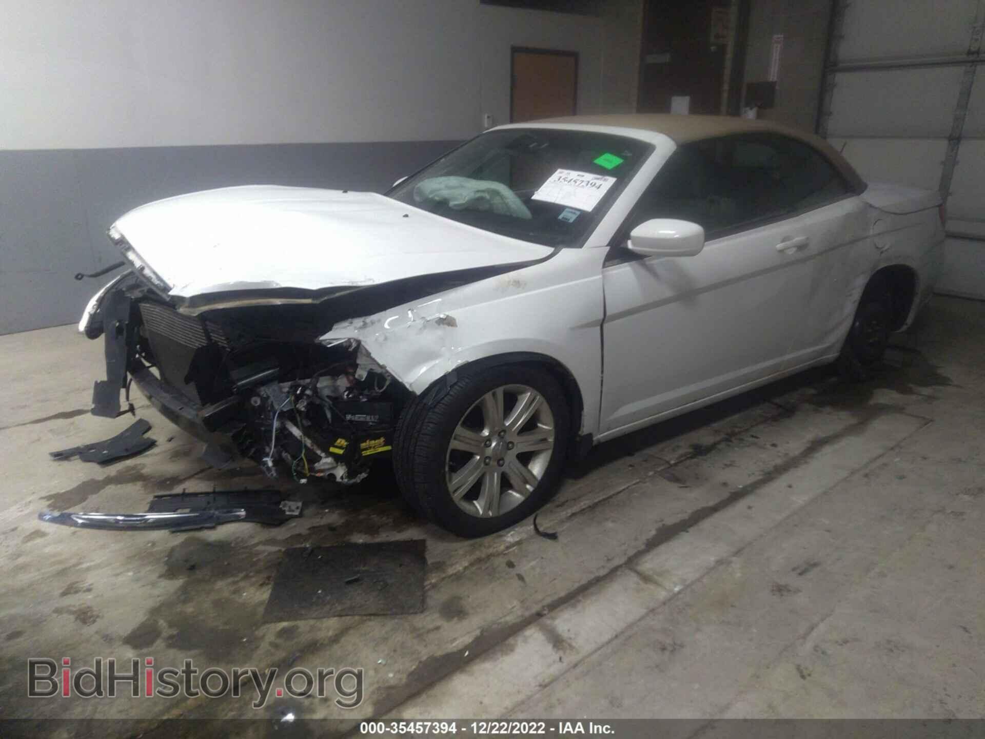 2011 CHRYSLER 200 - VIN: 1C3BC2EB2BN604603 - Photo 2