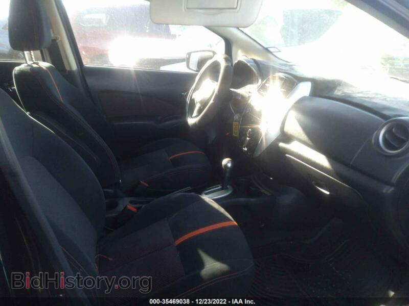 2015 Nissan VERSA NOTE (VIN 3N1CE2CP1FL360086) — photo 5 of 11