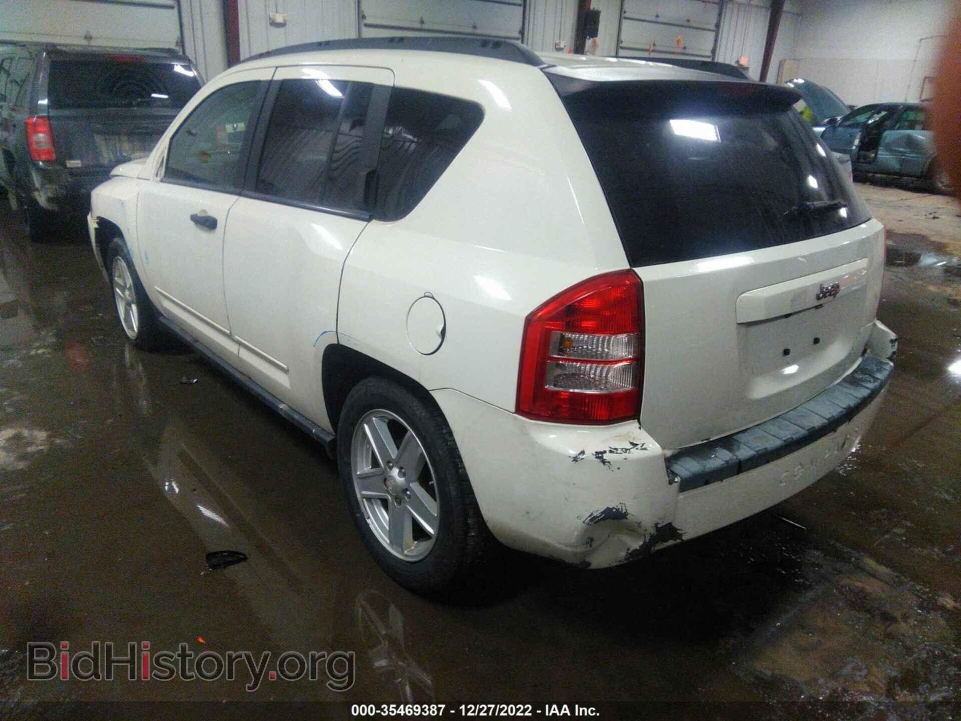 2008 JEEP COMPASS - VIN: 1J8FT47018D760157 - Фото 3