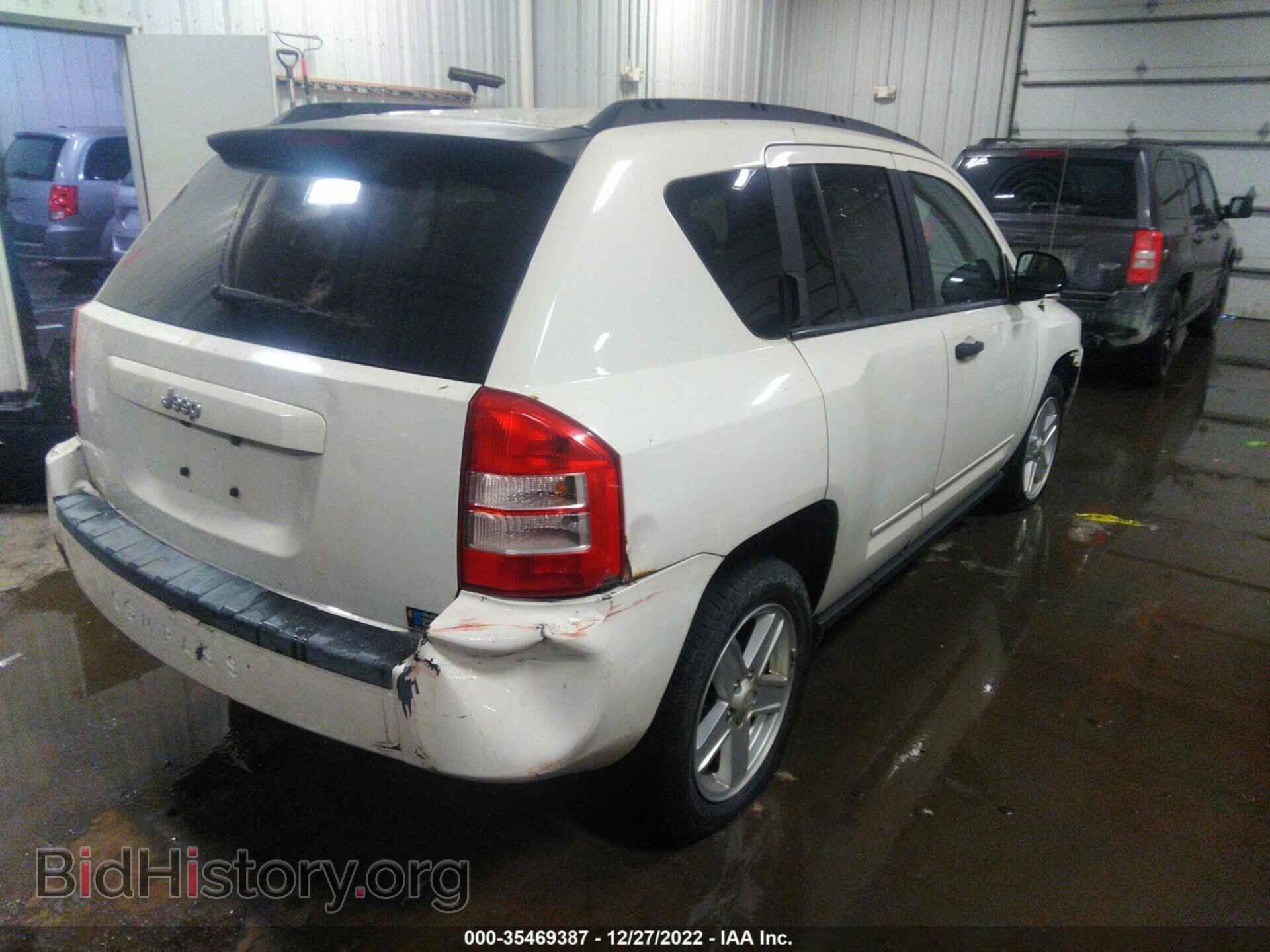 2008 JEEP COMPASS - VIN: 1J8FT47018D760157 - Фото 4