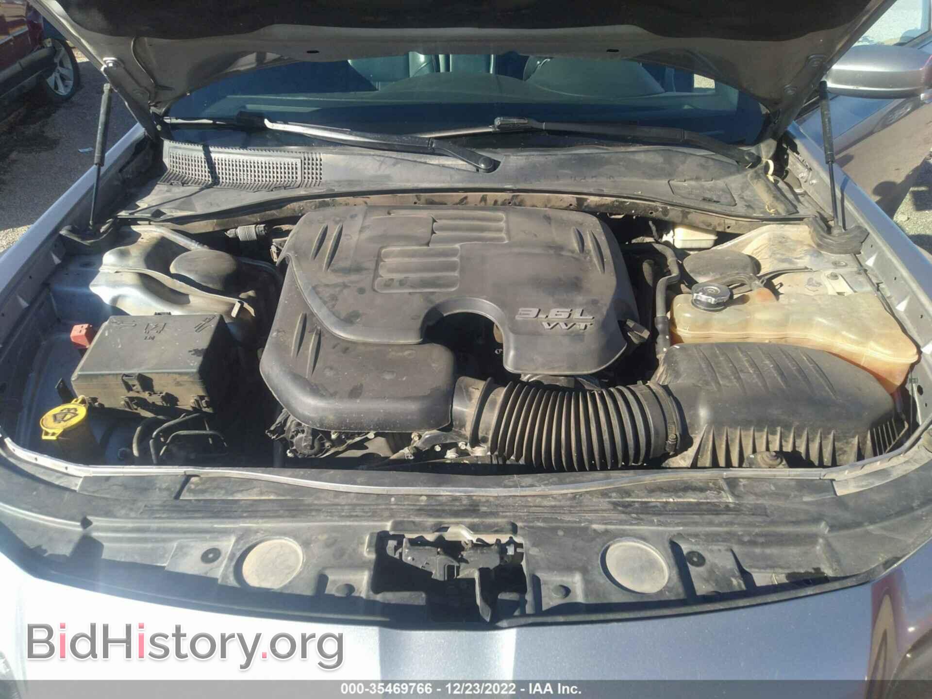2014 CHRYSLER 300 - VIN: 2C3CCABG9EH228896 - Фото 10