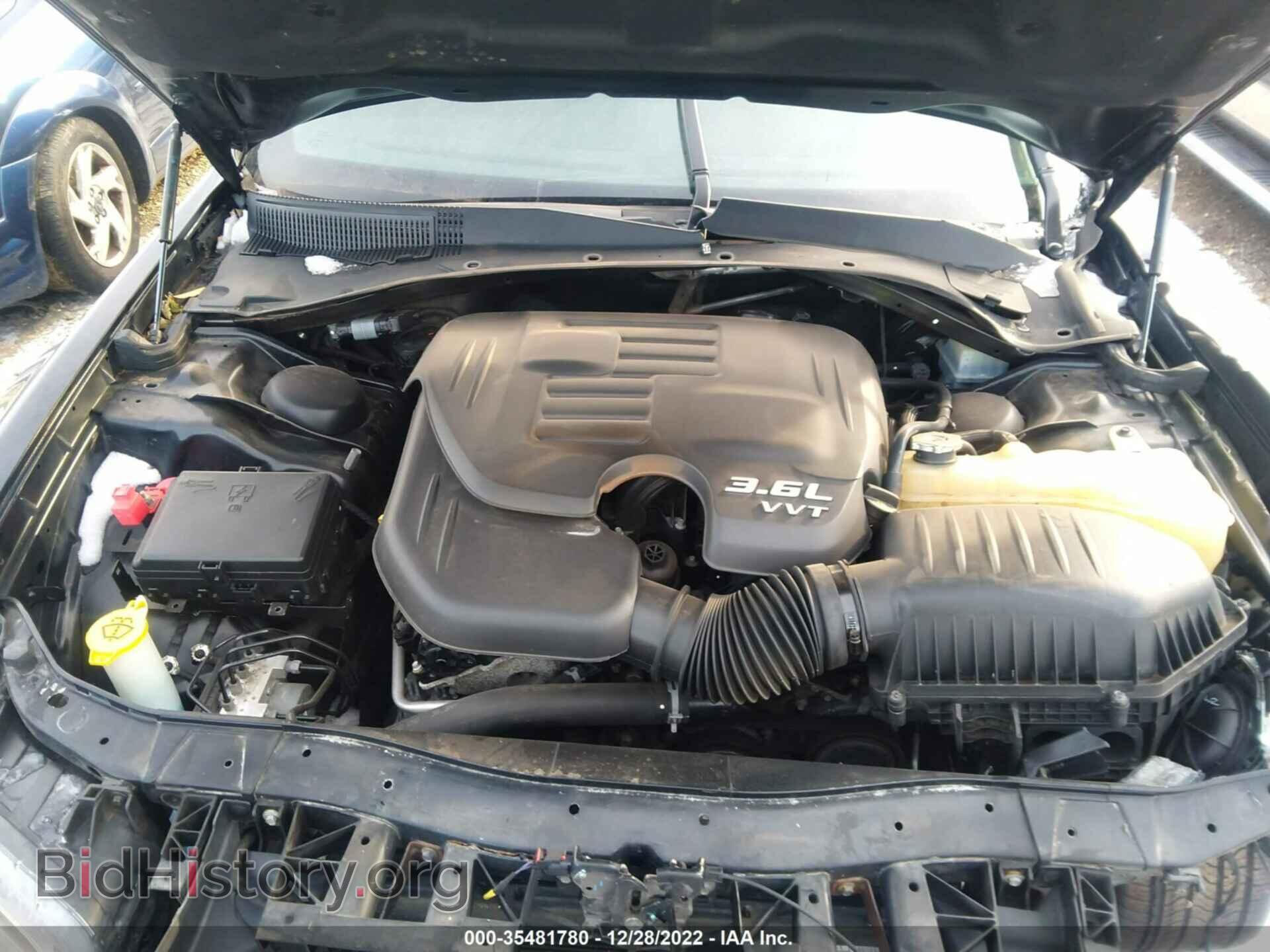 2017 CHRYSLER 300 - VIN: 2C3CCAGG8HH607692 - Фото 10