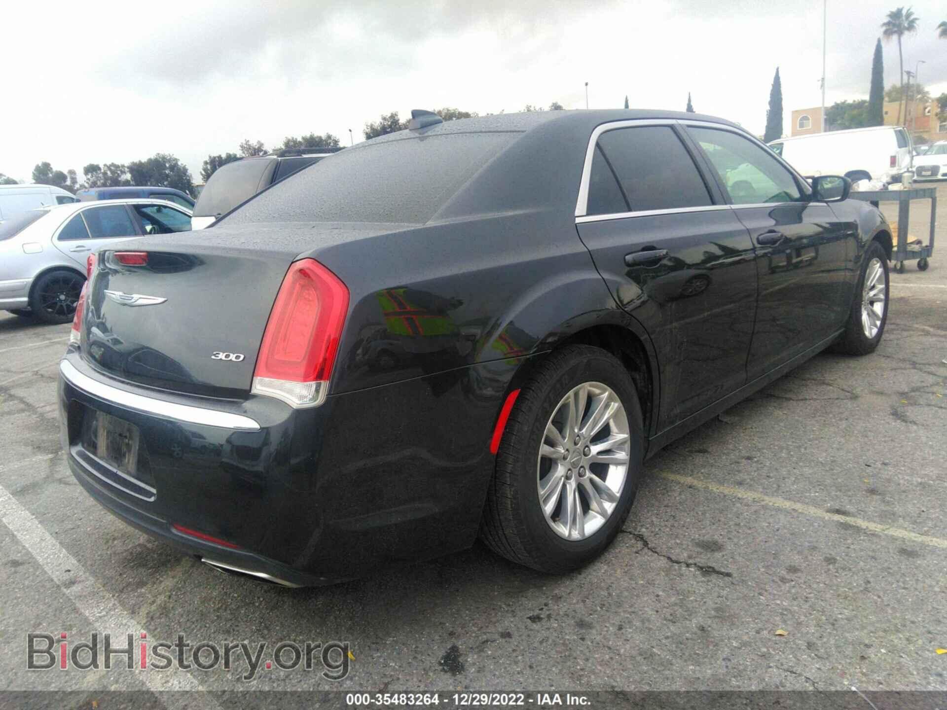 2019 CHRYSLER 300 - VIN: 2C3CCAAG5KH566342 - Фото 4