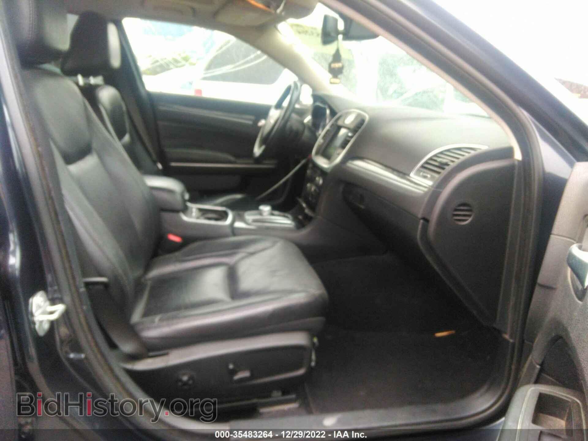 2019 CHRYSLER 300 - VIN: 2C3CCAAG5KH566342 - Фото 5