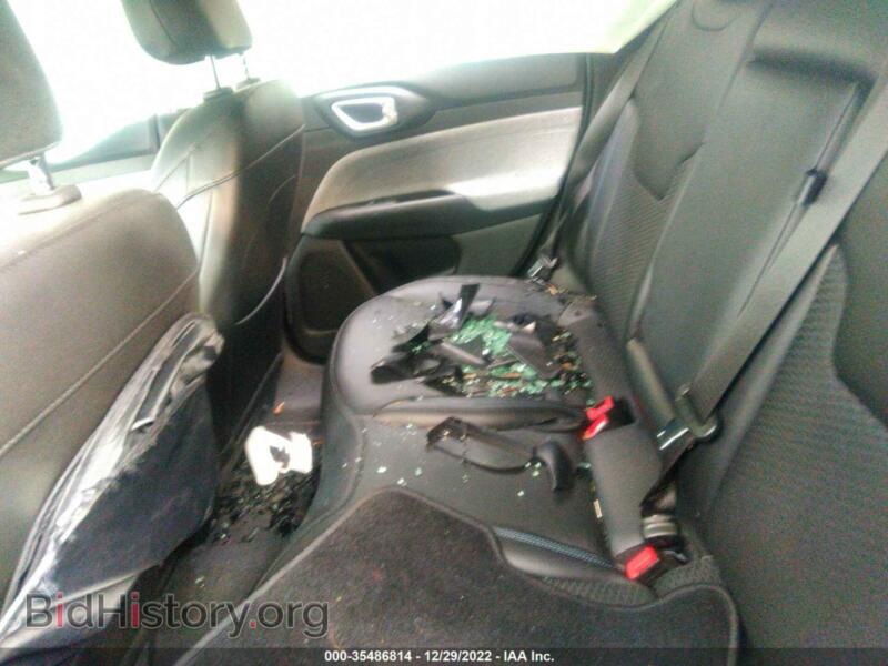 2022 Jeep COMPASS (VIN 3C4NJCBB0NT155841) — фото 8 из 11