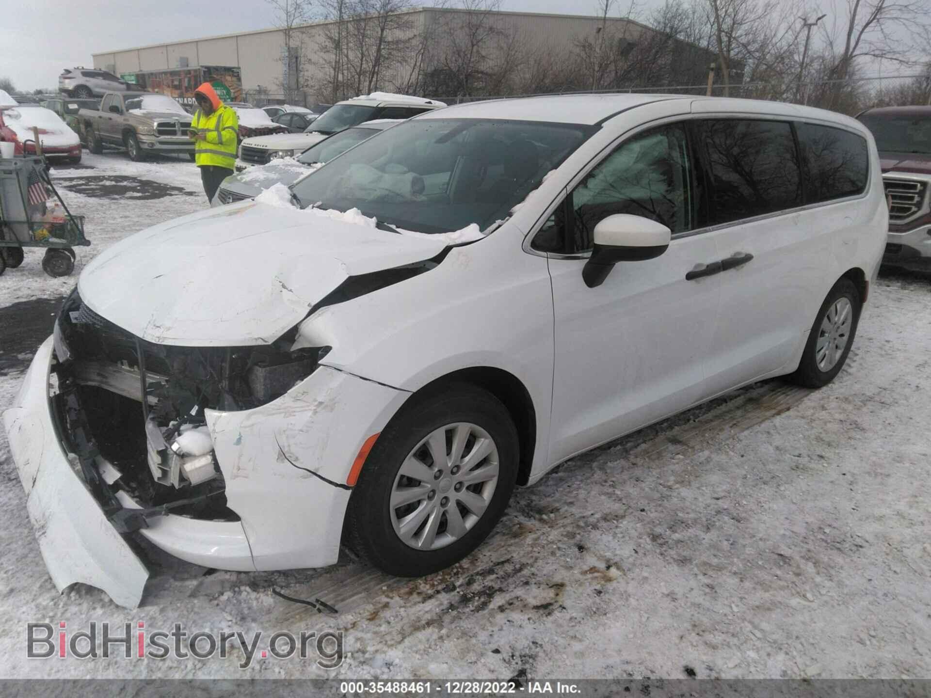2019 CHRYSLER PACIFICA - VIN: 2C4RC1AG8KR526126 - Photo 2