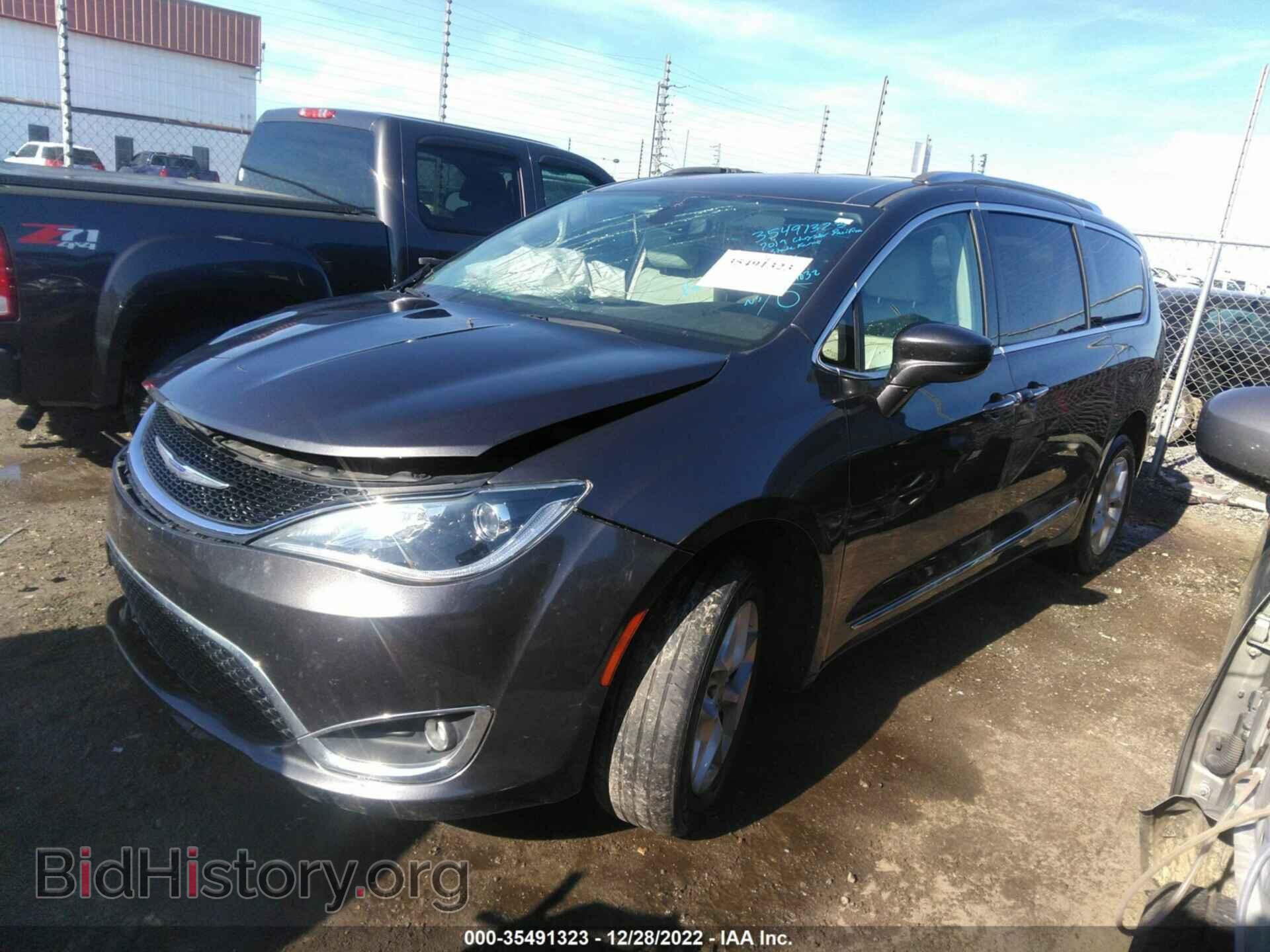 2019 CHRYSLER PACIFICA - VIN: 2C4RC1BGXKR714676 - Фото 2