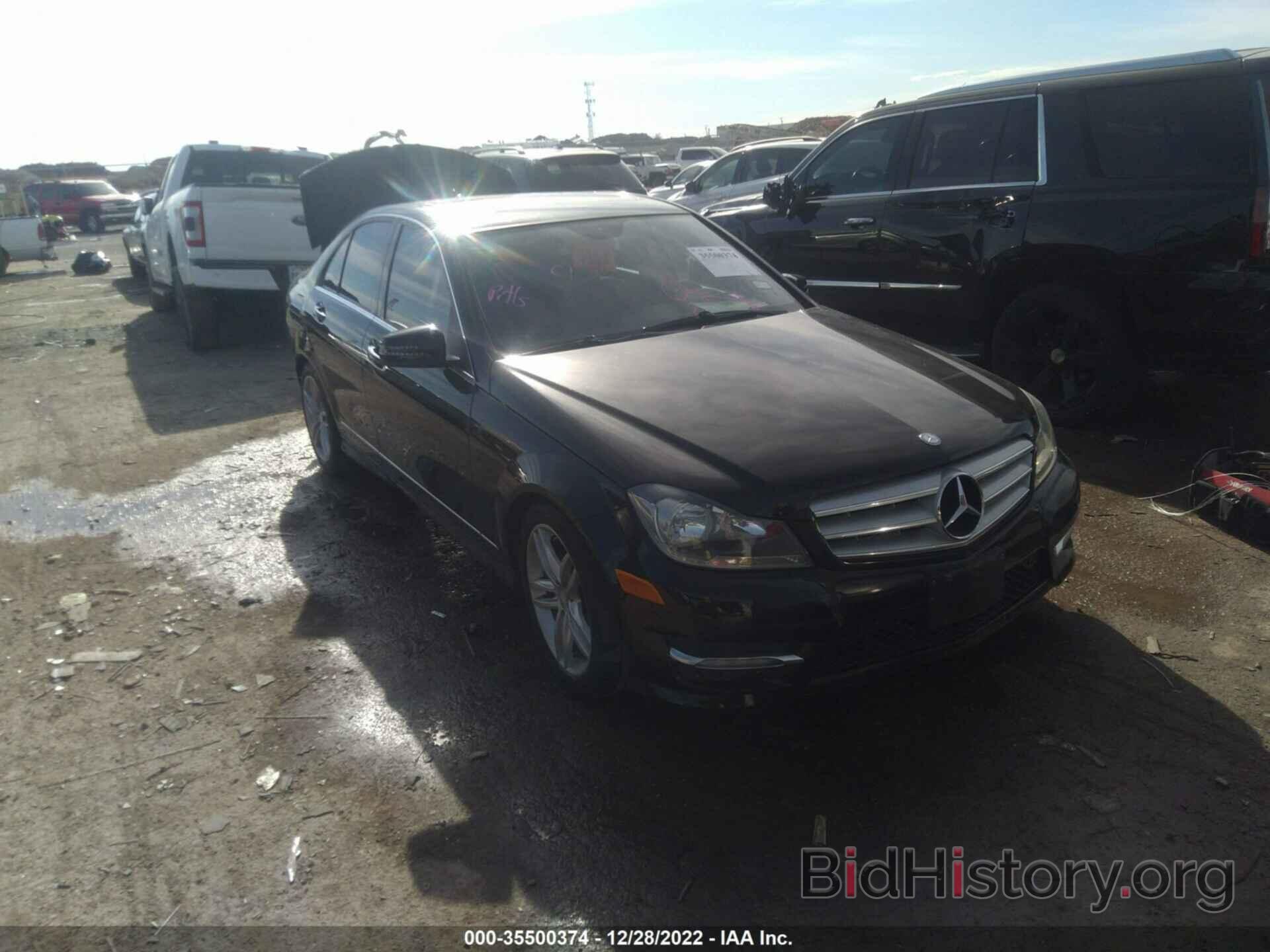 Photo WDDGF4HB8DA776795 - MERCEDES-BENZ C-CLASS 2013