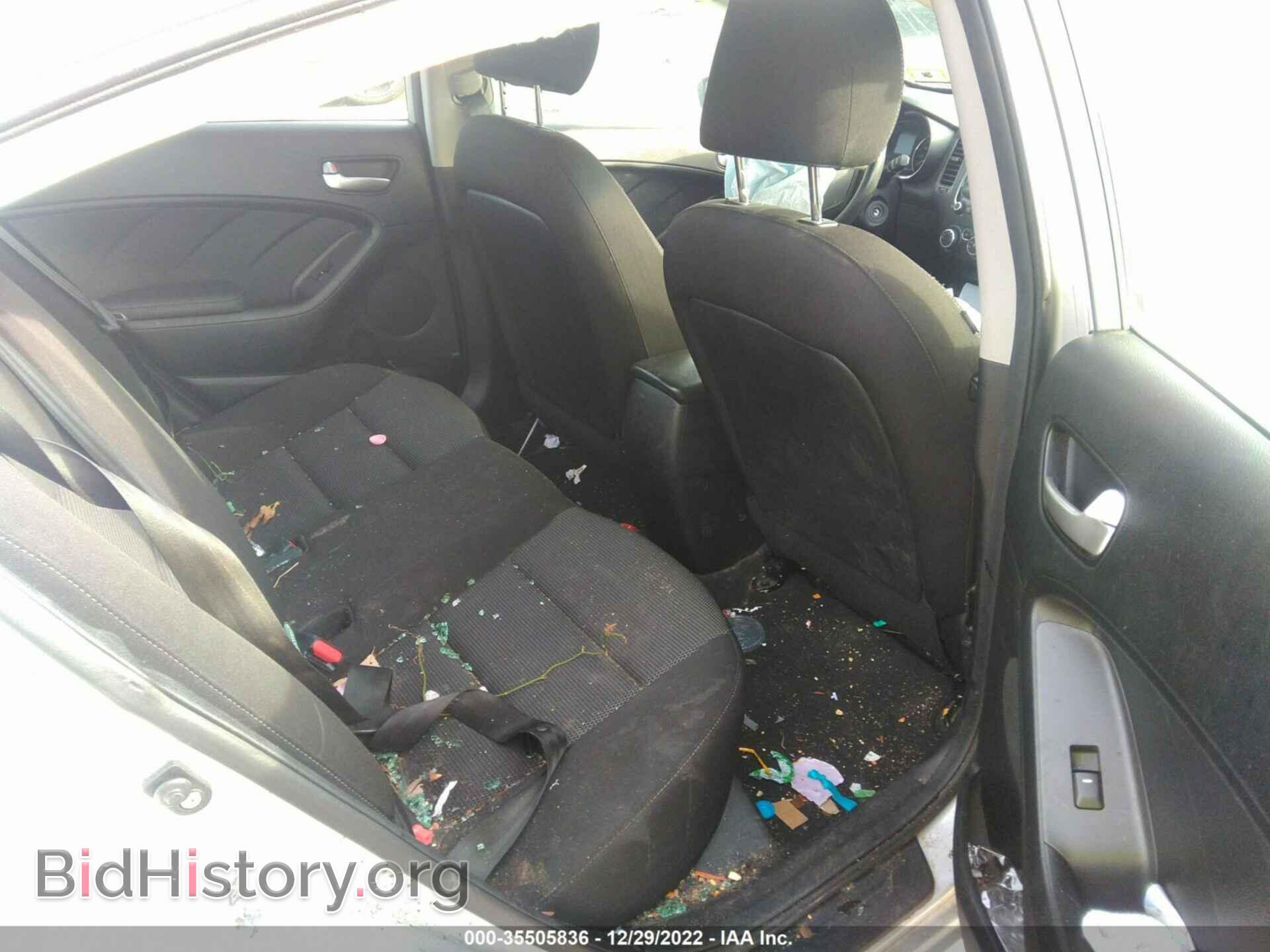 2017 KIA FORTE - VIN: 3KPFK4A74HE075813 - Photo 8