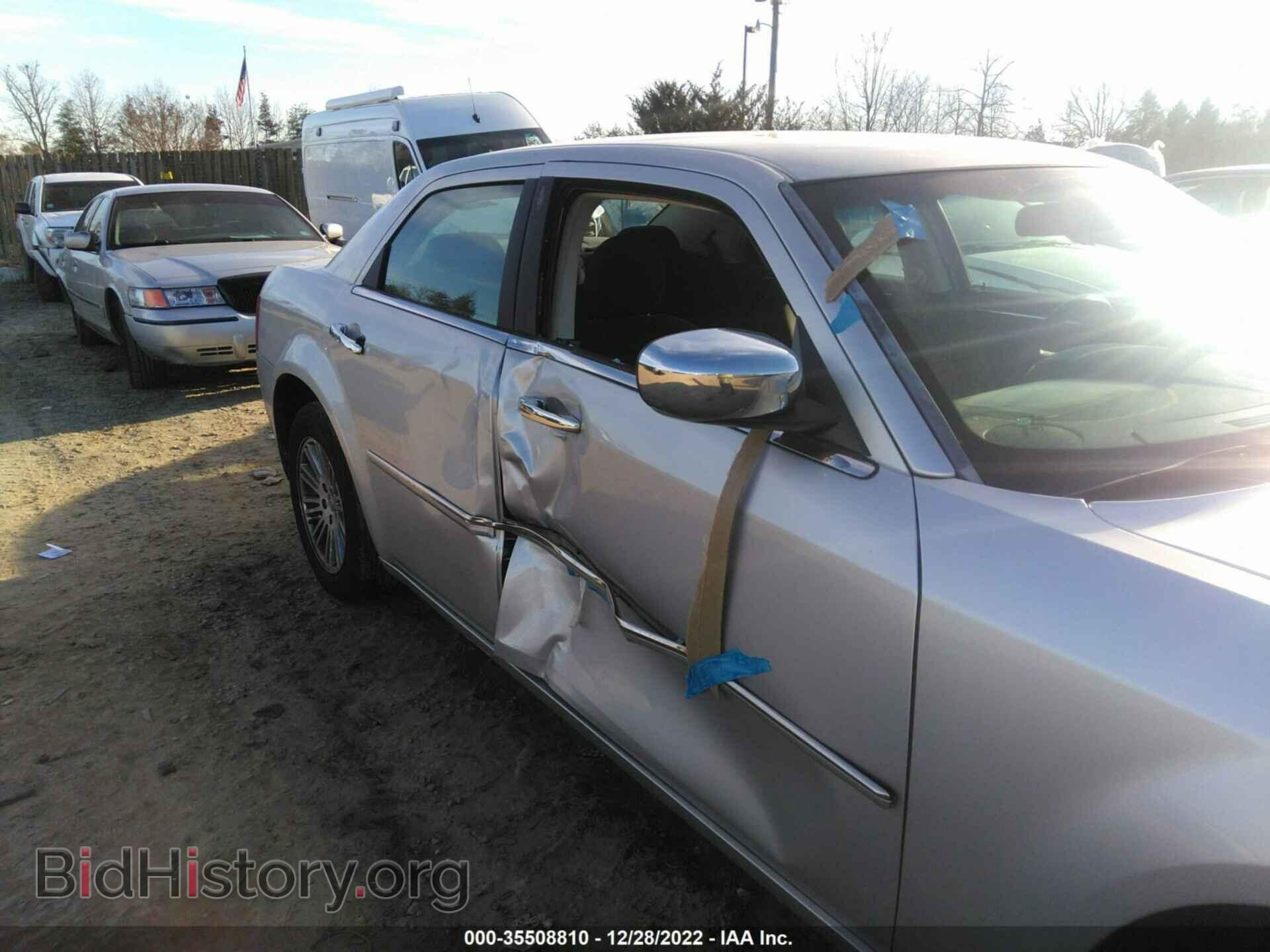 2010 CHRYSLER 300 - VIN: 2C3CA1CV3AH284779 - Photo 6
