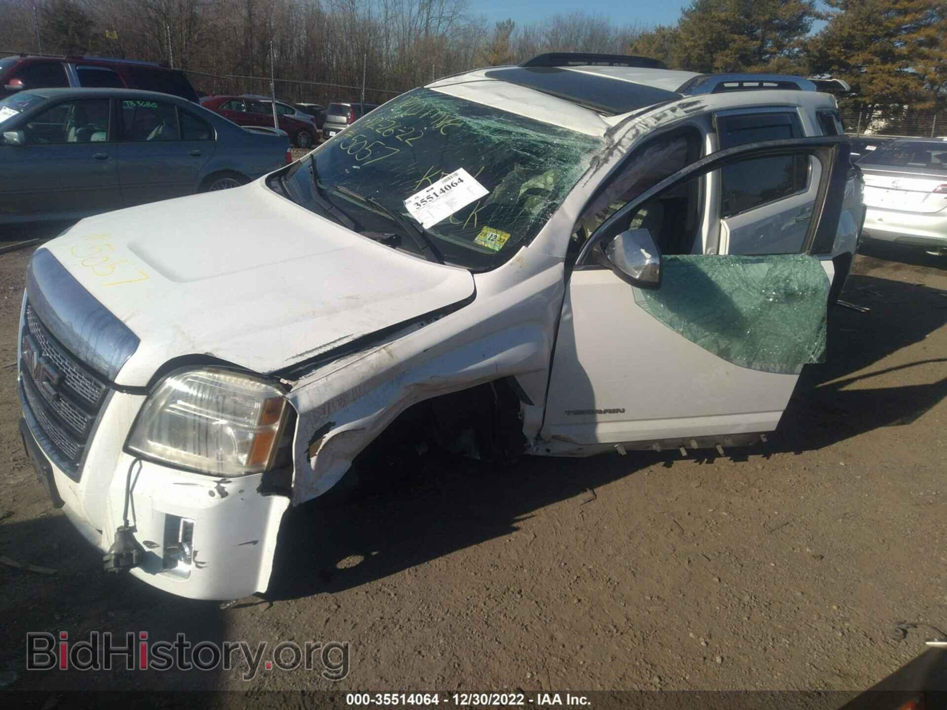 2011 GMC TERRAIN - VIN: 2CTFLWE53B6324874 - Photo 2