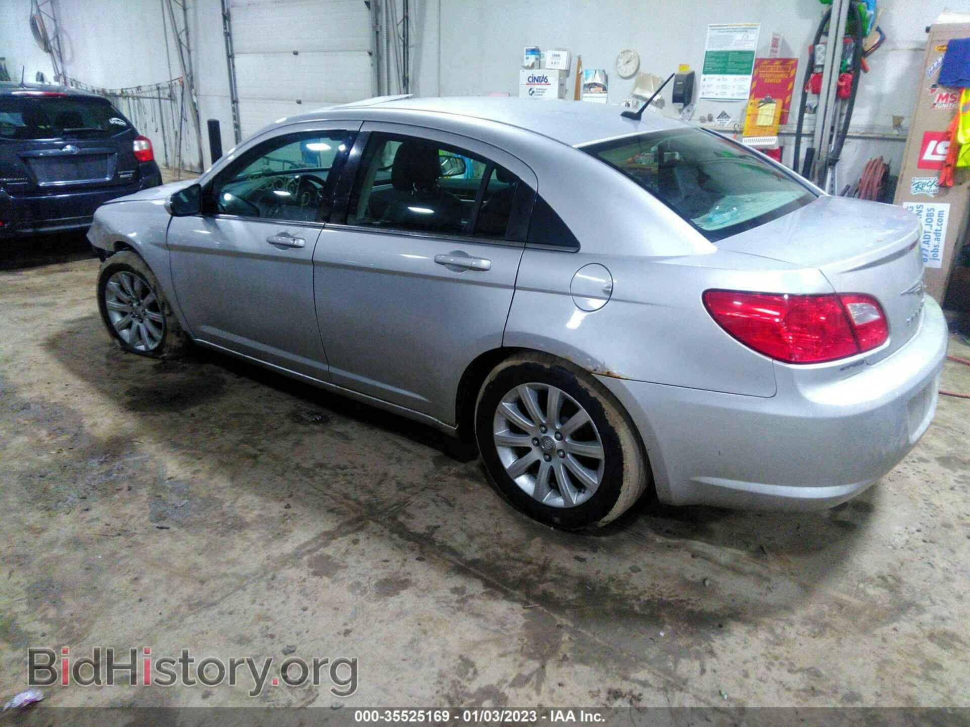 2010 CHRYSLER SEBRING - VIN: 1C3CC5FB8AN216343 - Фото 3