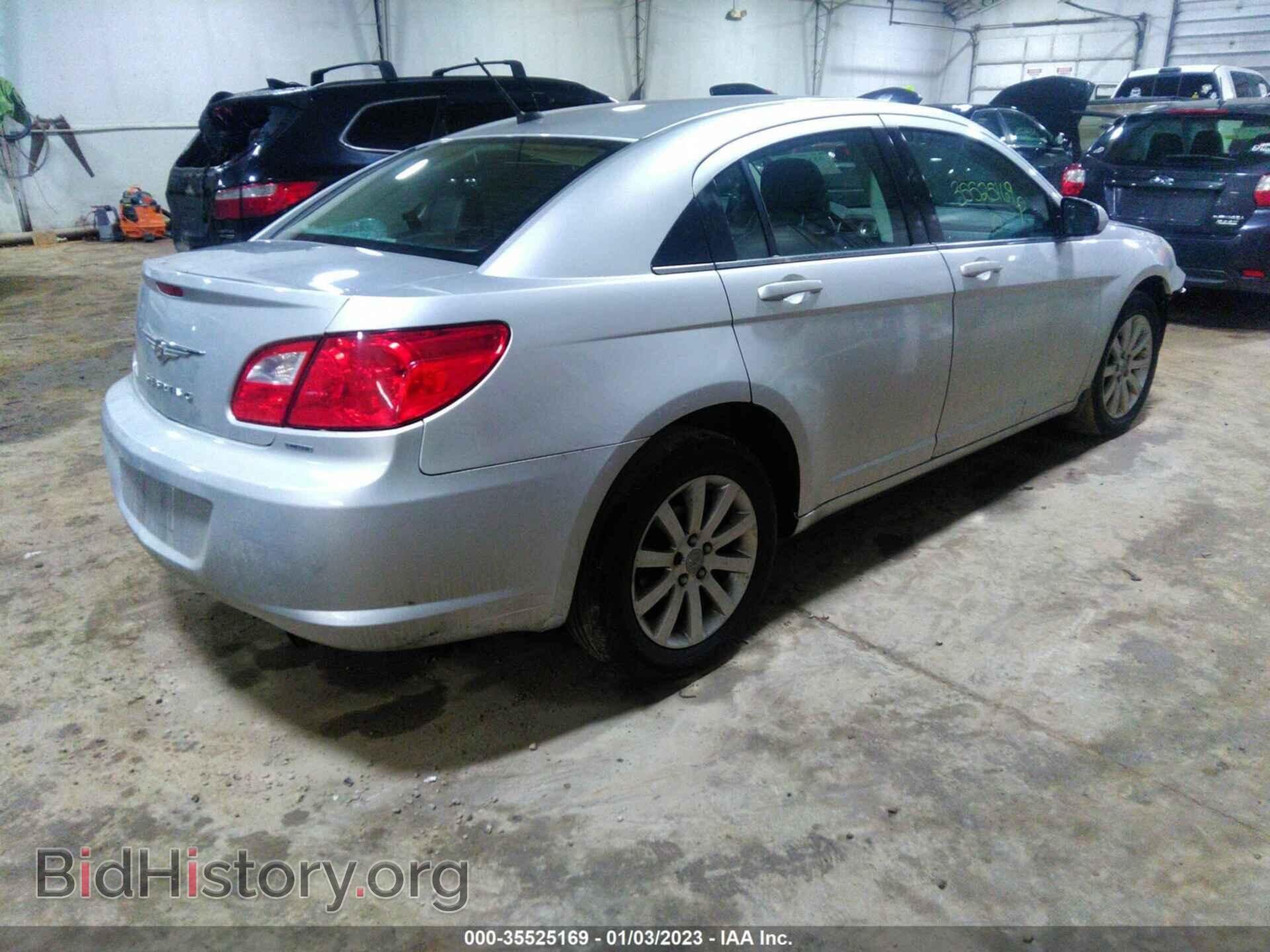 2010 CHRYSLER SEBRING - VIN: 1C3CC5FB8AN216343 - Фото 4