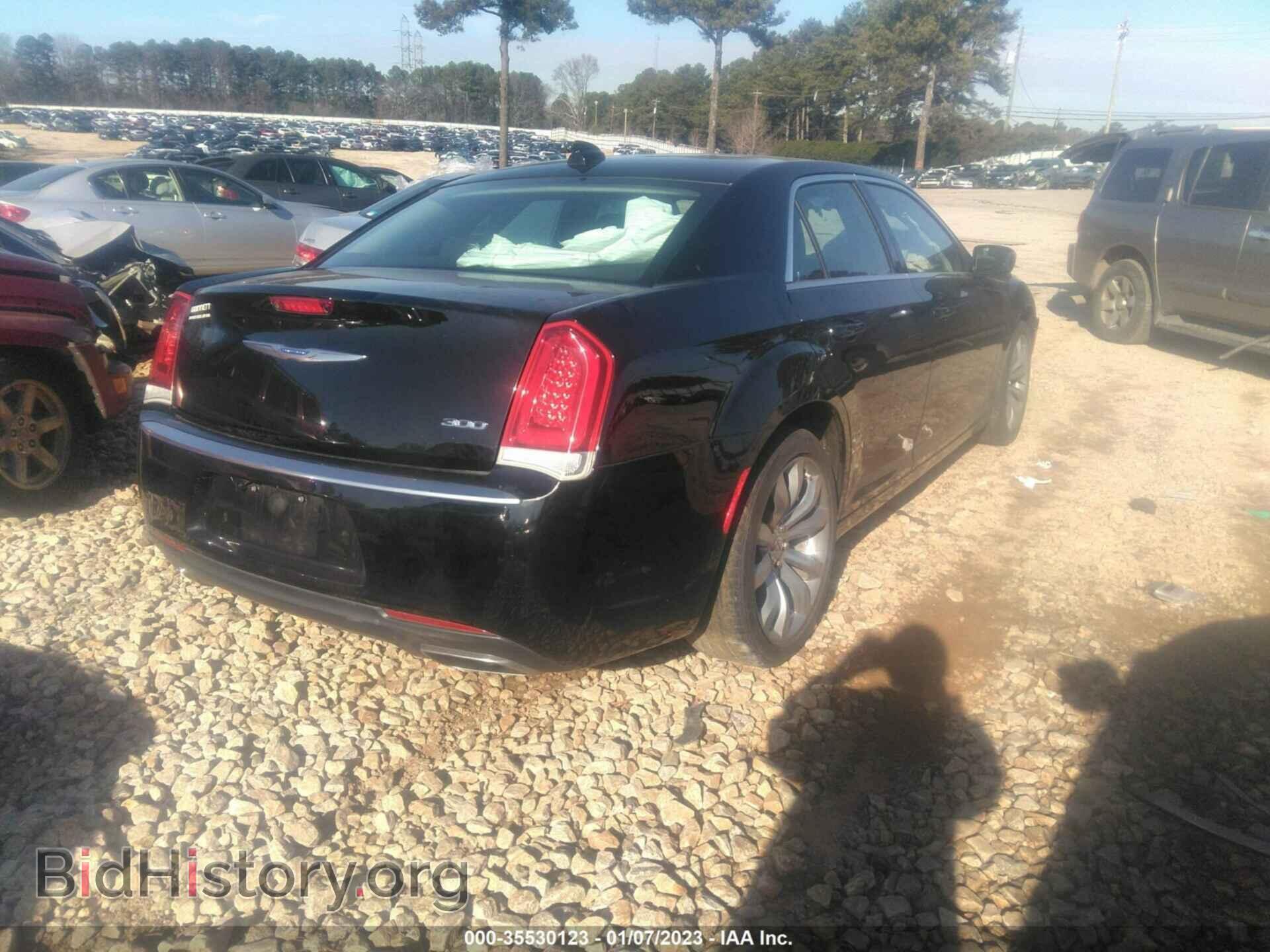 2019 CHRYSLER 300 - VIN: 2C3CCAAG8KH566304 - Фото 4