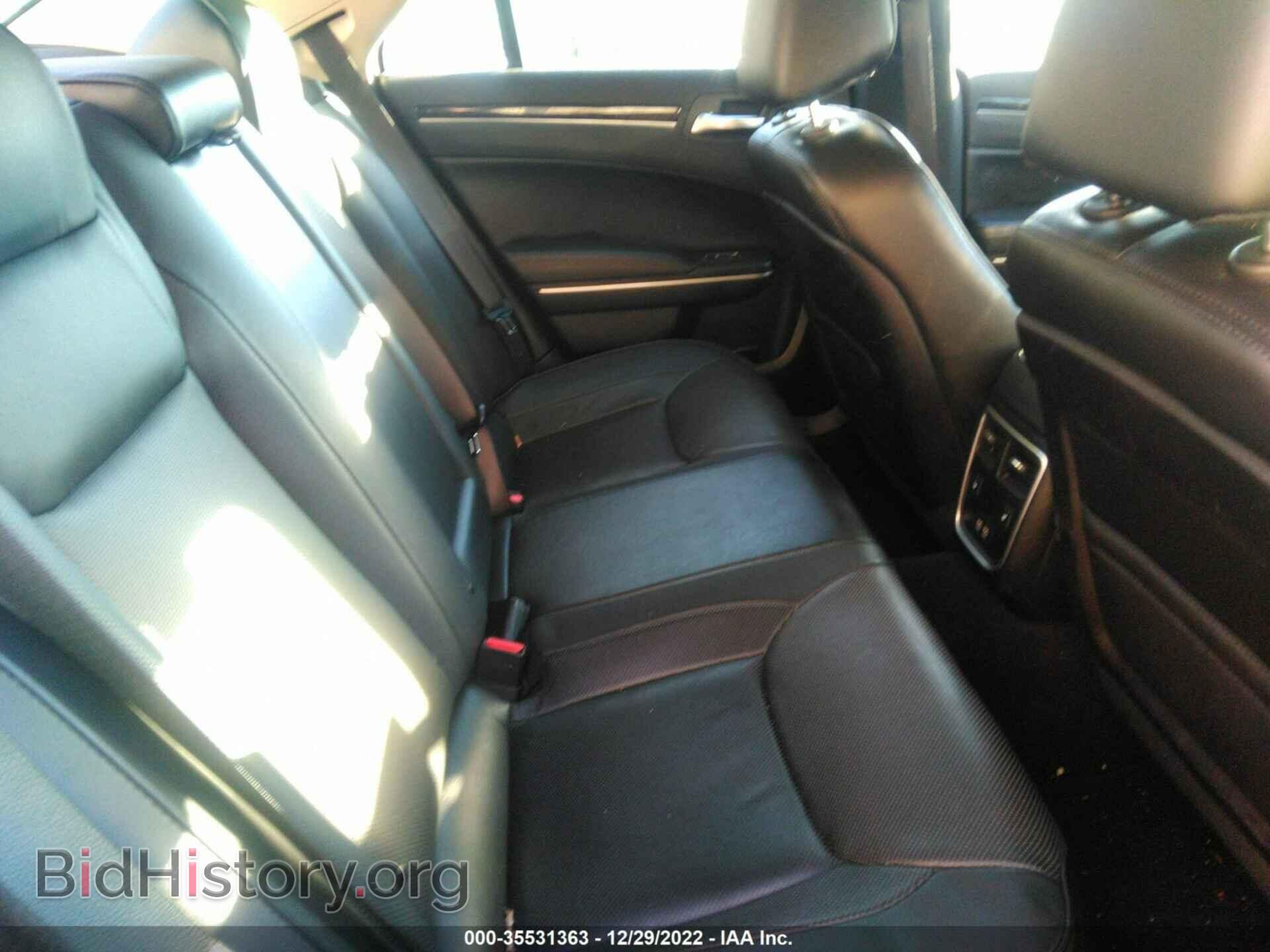 2019 CHRYSLER 300 - VIN: 2C3CCAKG2KH698487 - Фото 8