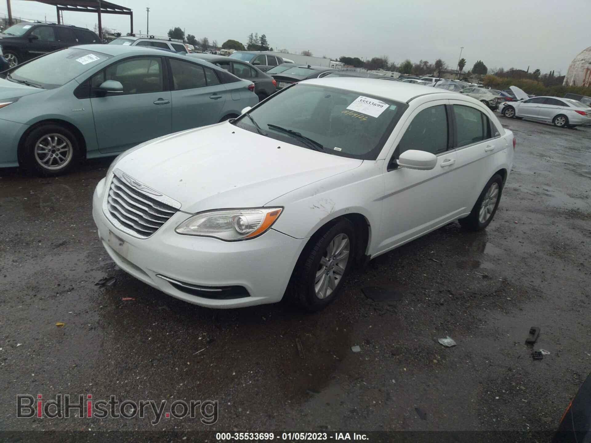 2014 CHRYSLER 200 - VIN: 1C3CCBBB2EN137485 - Фото 2