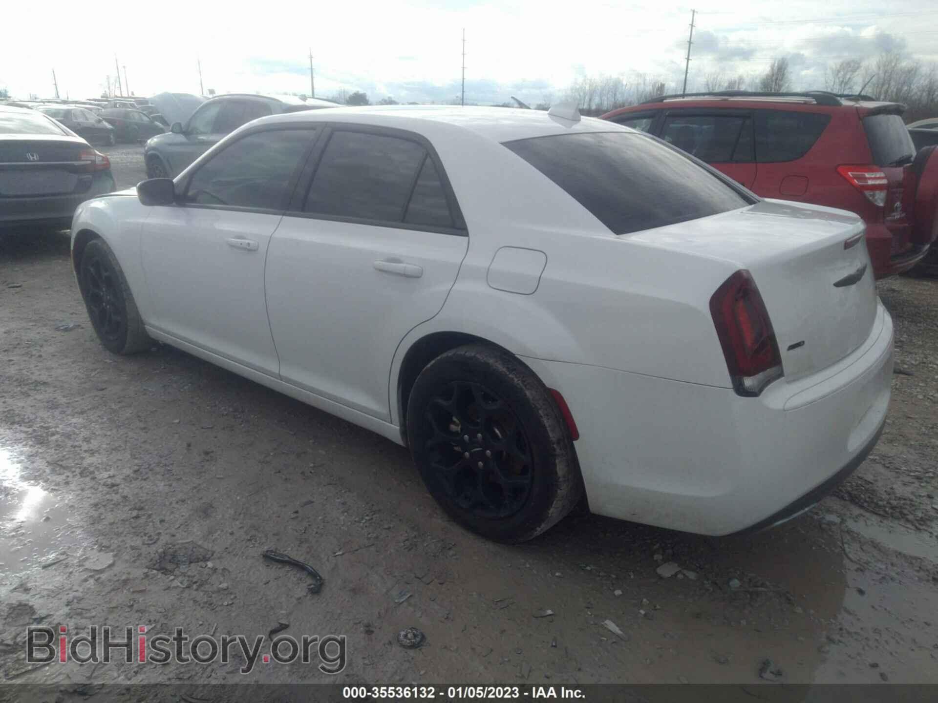 2016 CHRYSLER 300 - VIN: 2C3CCAGG0GH209097 - Фото 3