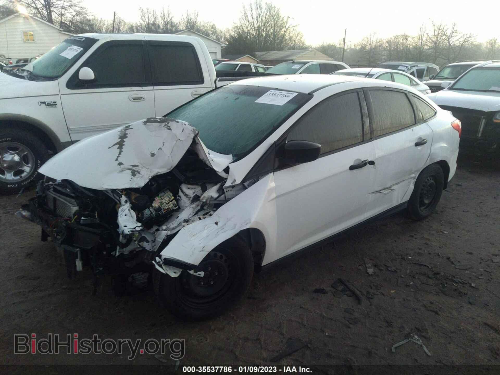 2014 FORD FOCUS - VIN: 1FADP3E22EL203511 - Фото 2