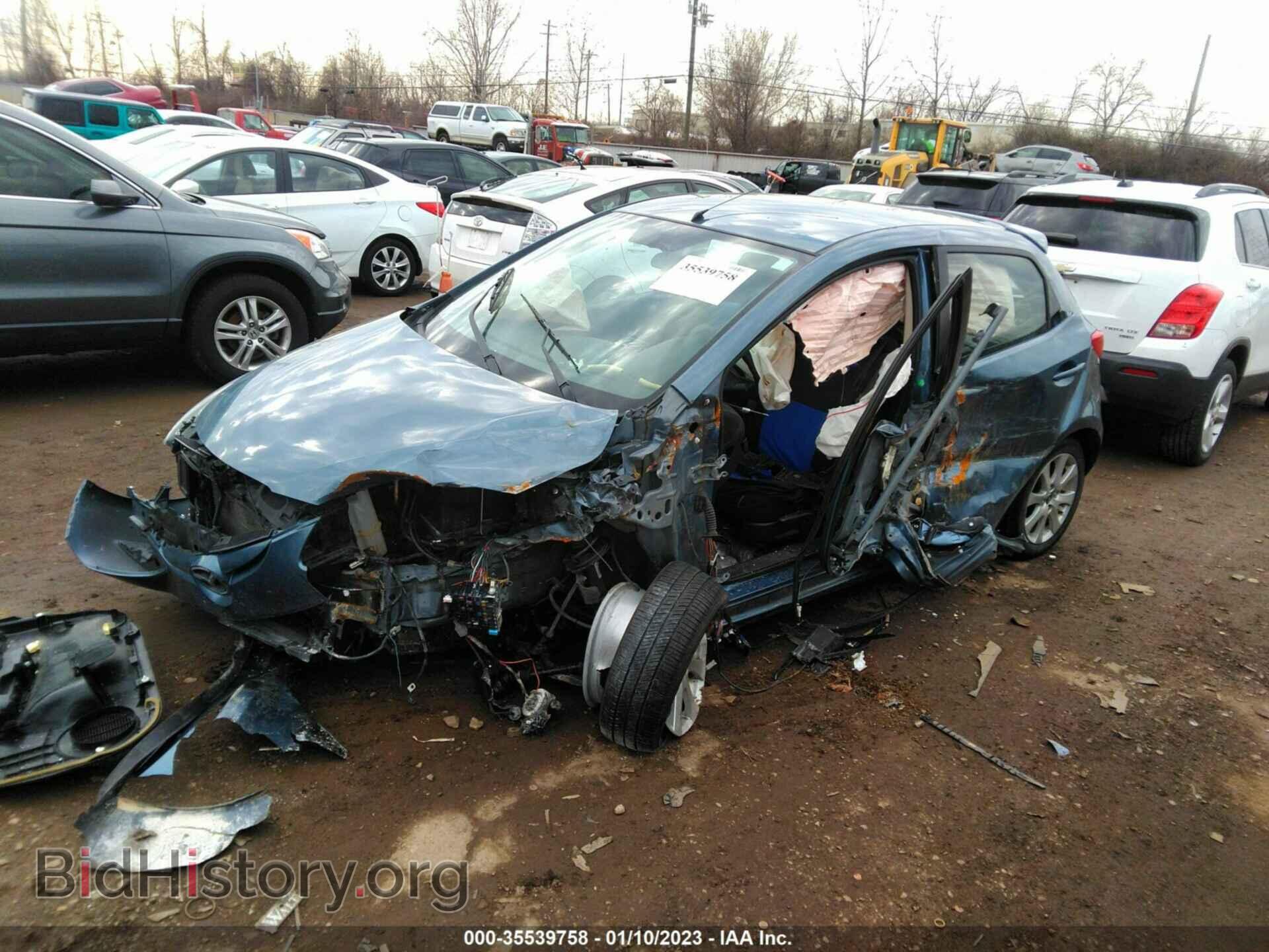 2014 MAZDA MAZDA2 - VIN: JM1DE1LZ8E0176398 - Фото 2