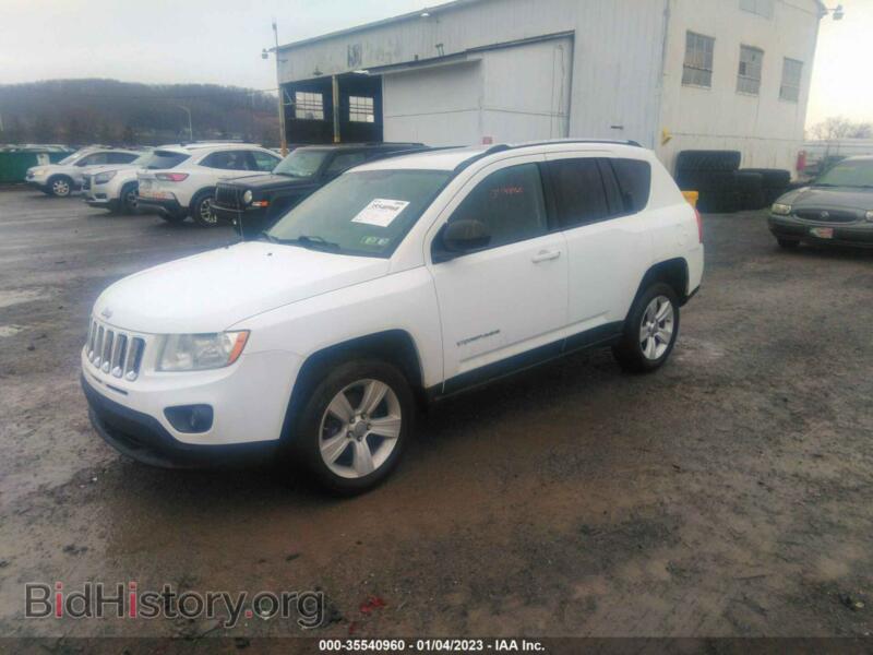 2011 Jeep COMPASS (VIN 1J4NT1FA5BD165812) — фото 2 из 11