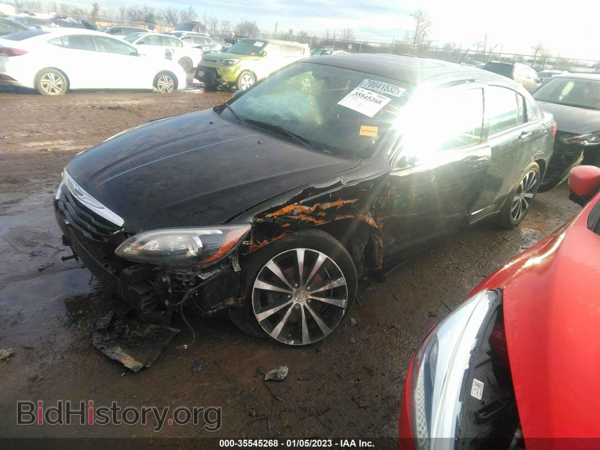 2013 CHRYSLER 200 - VIN: 1C3CCBCG2DN602484 - Фото 2