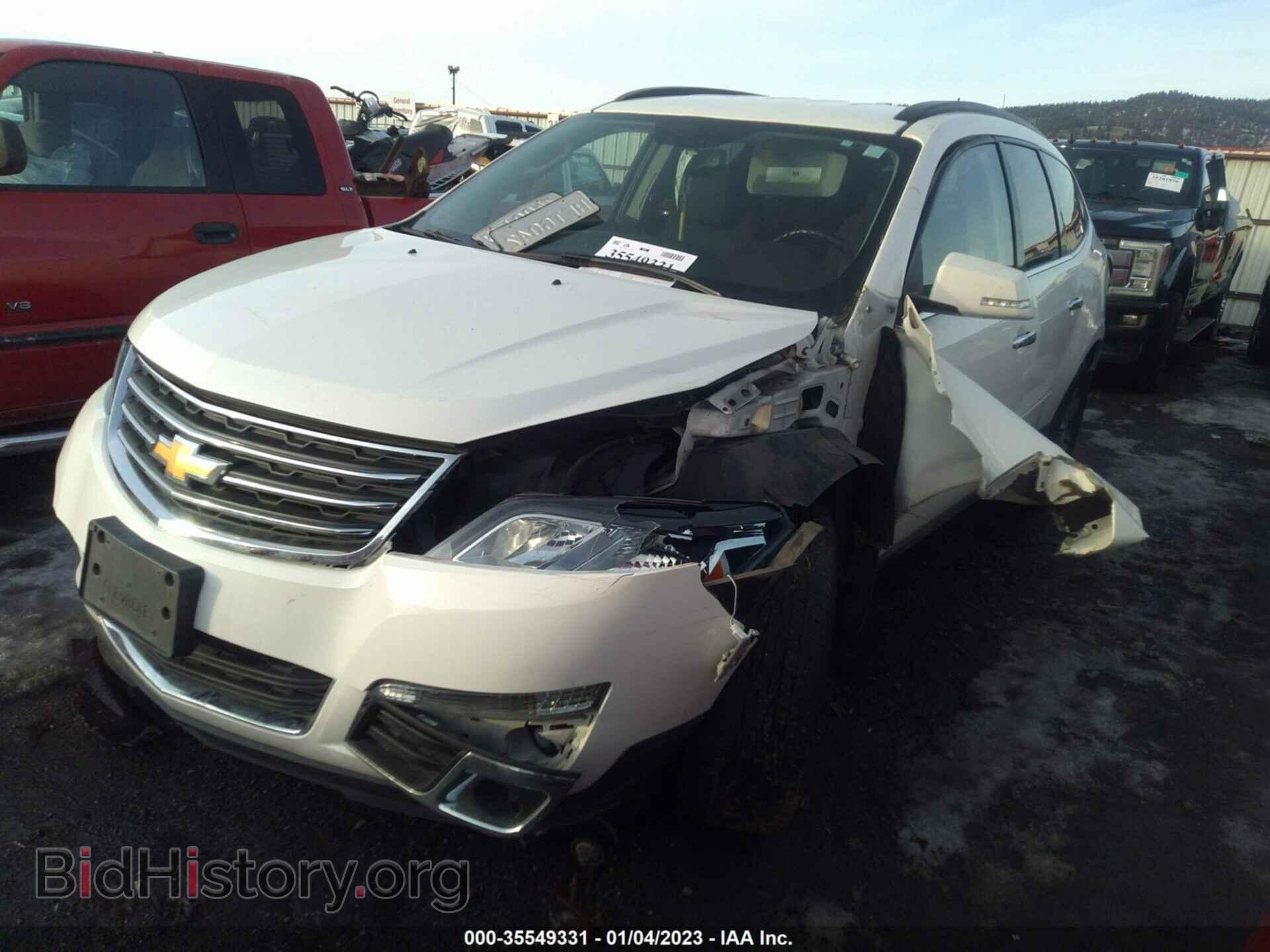2015 CHEVROLET TRAVERSE - VIN: 1GNKVHKD1FJ141467 - Фото 2