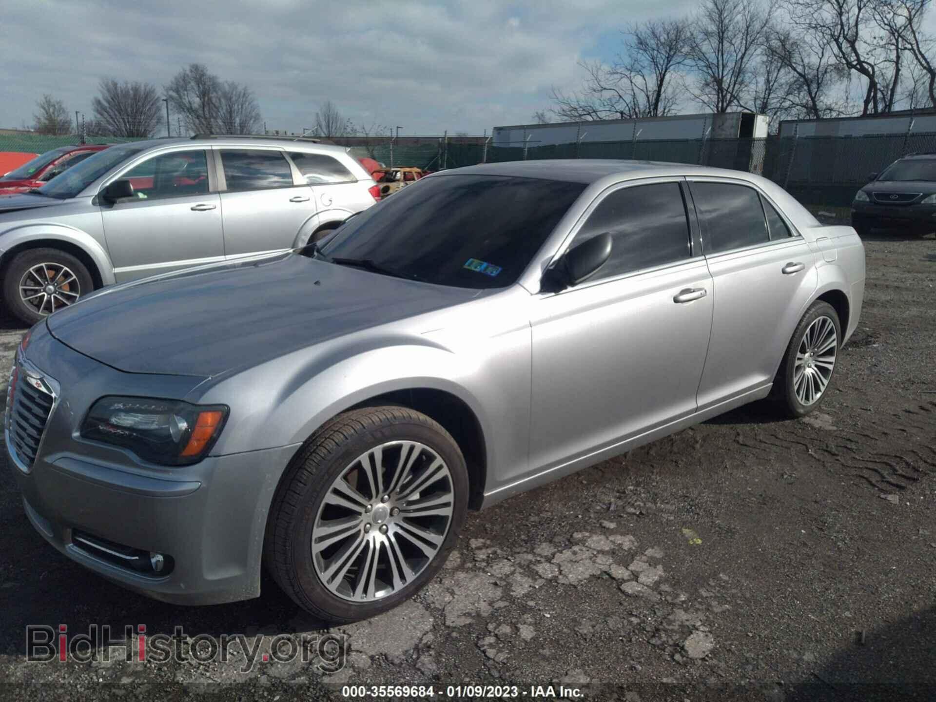 2013 CHRYSLER 300 - VIN: 2C3CCABG7DH739330 - Фото 2