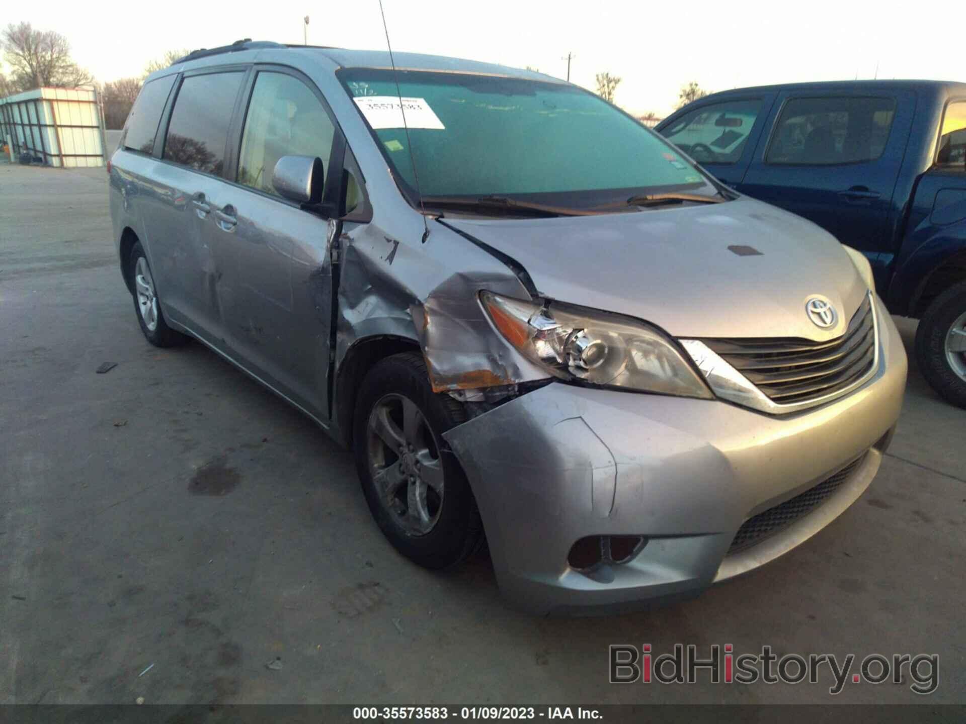 Photo 5TDKK3DC5BS016378 - TOYOTA SIENNA 2011