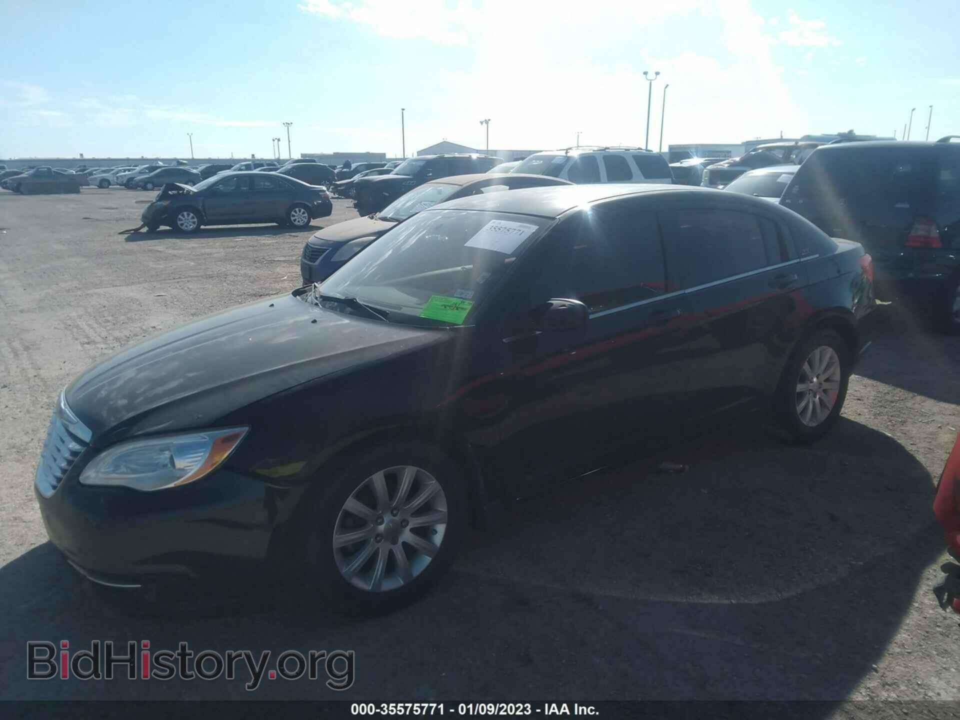 2012 CHRYSLER 200 - VIN: 1C3CCBAB5CN125362 - Фото 2