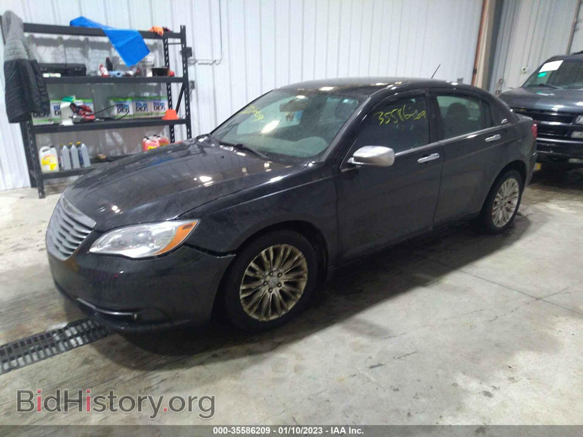 2011 CHRYSLER 200 - VIN: 1C3BC2FBXBN596894 - Фото 2