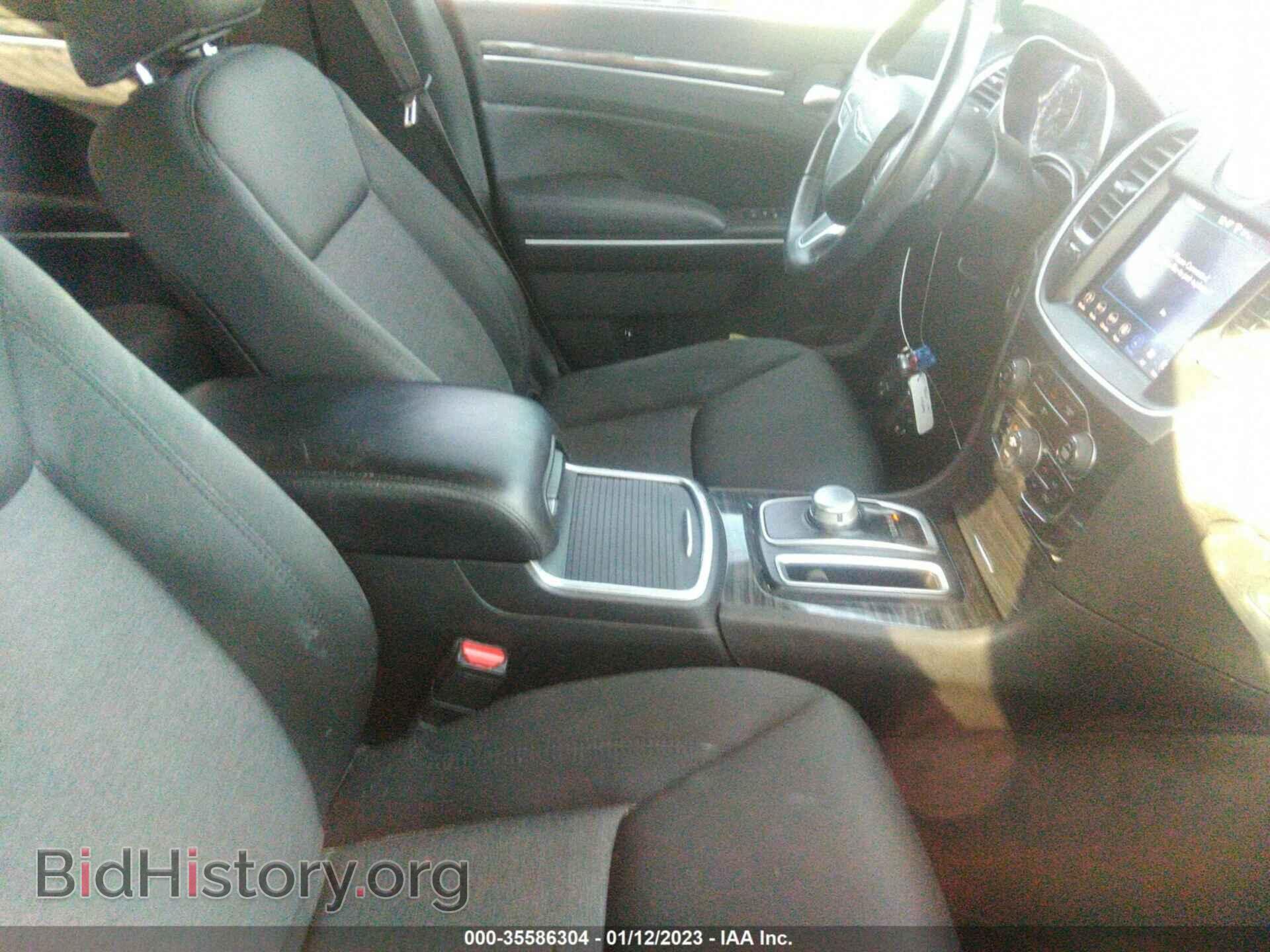 2018 CHRYSLER 300 - VIN: 2C3CCAAG1JH331788 - Фото 5