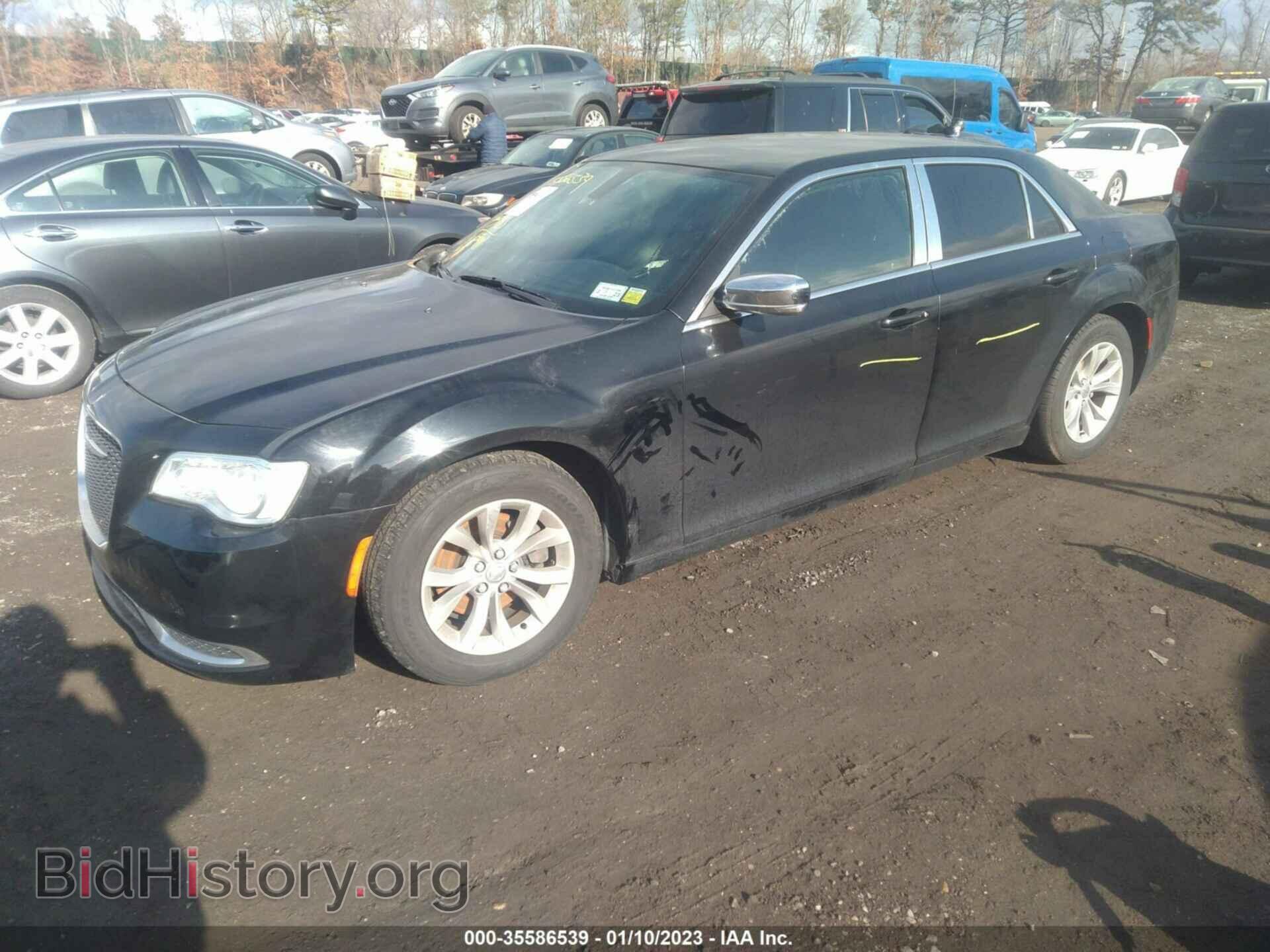 2015 CHRYSLER 300 - VIN: 2C3CCAAG1FH881810 - Фото 2