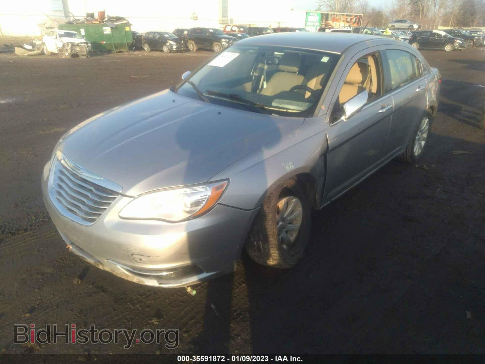 2013 CHRYSLER 200 - VIN: 1C3CCBCG4DN526055 - Фото 2