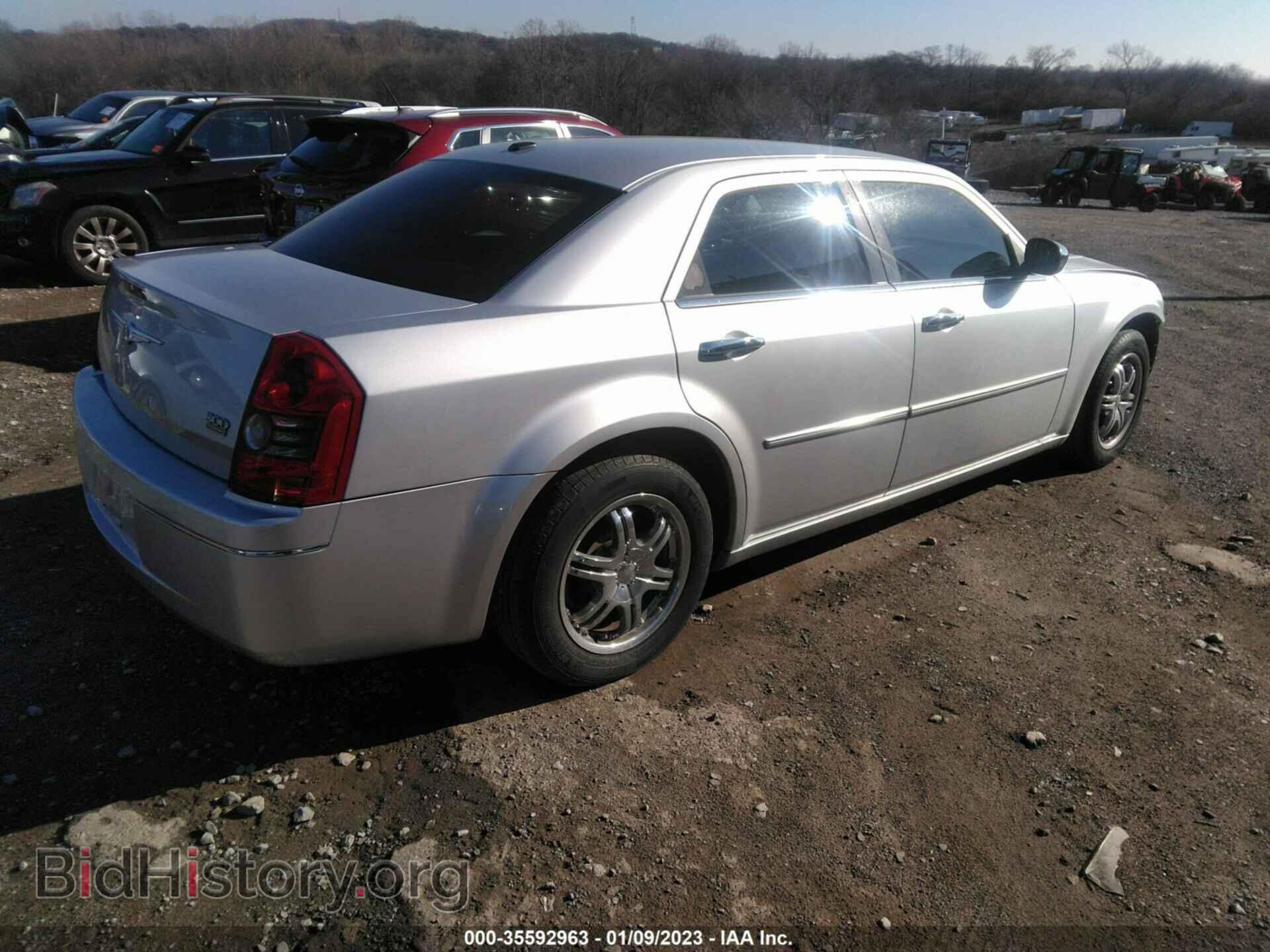 2010 CHRYSLER 300 - VIN: 2C3CA5CV6AH327728 - Фото 4