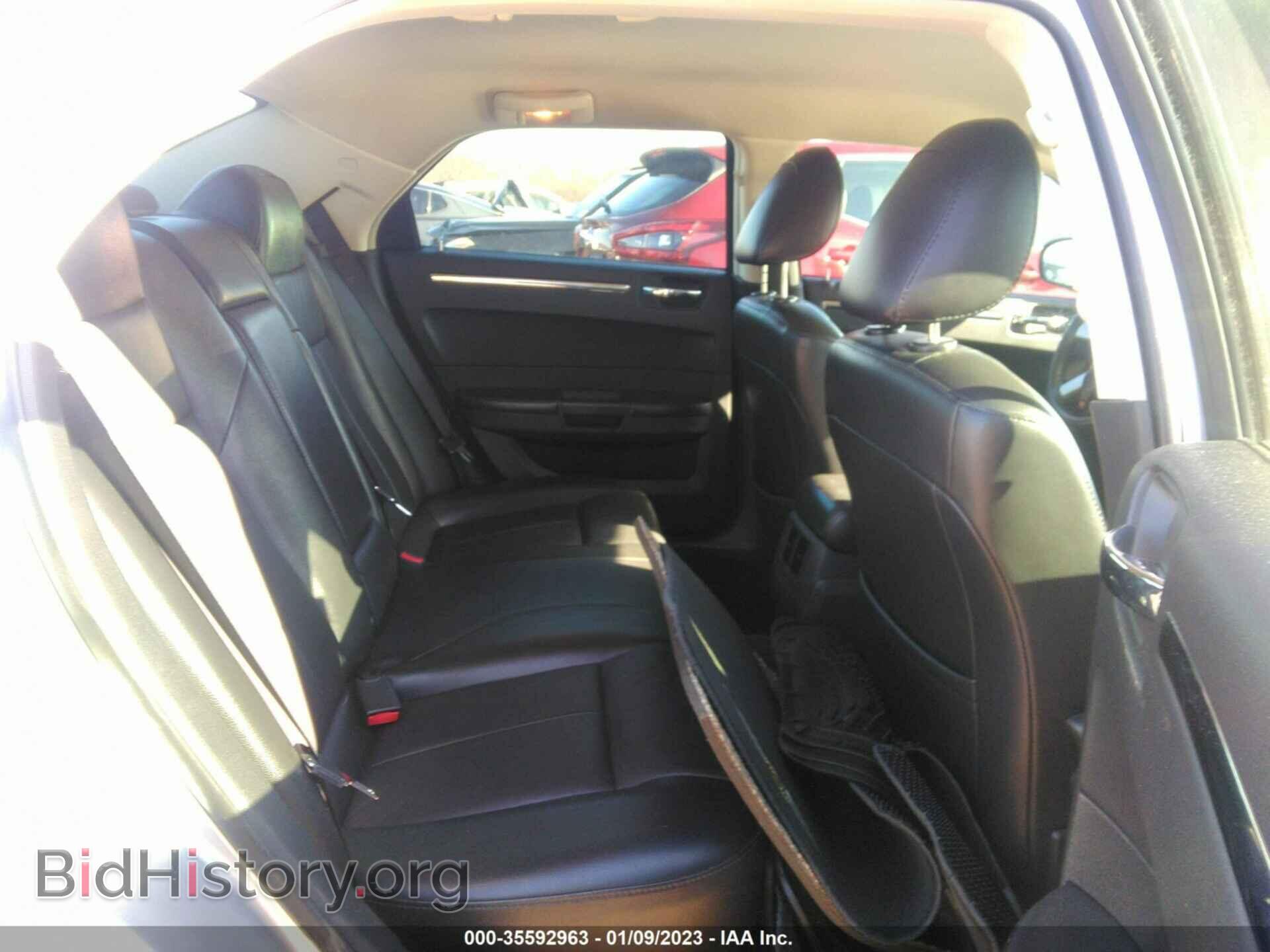 2010 CHRYSLER 300 - VIN: 2C3CA5CV6AH327728 - Фото 8