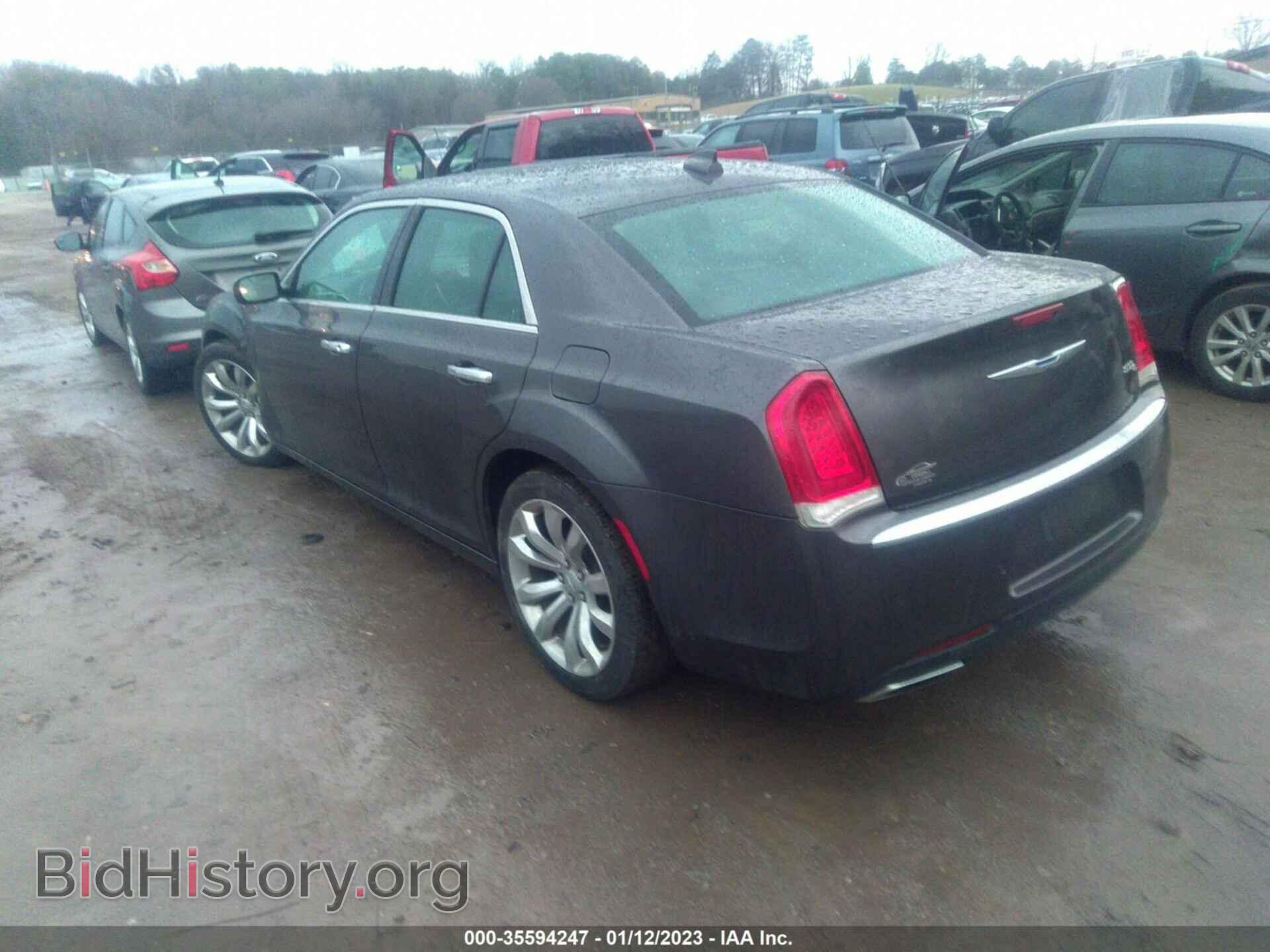 2017 CHRYSLER 300 - VIN: 2C3CCAEG3HH570389 - Фото 3
