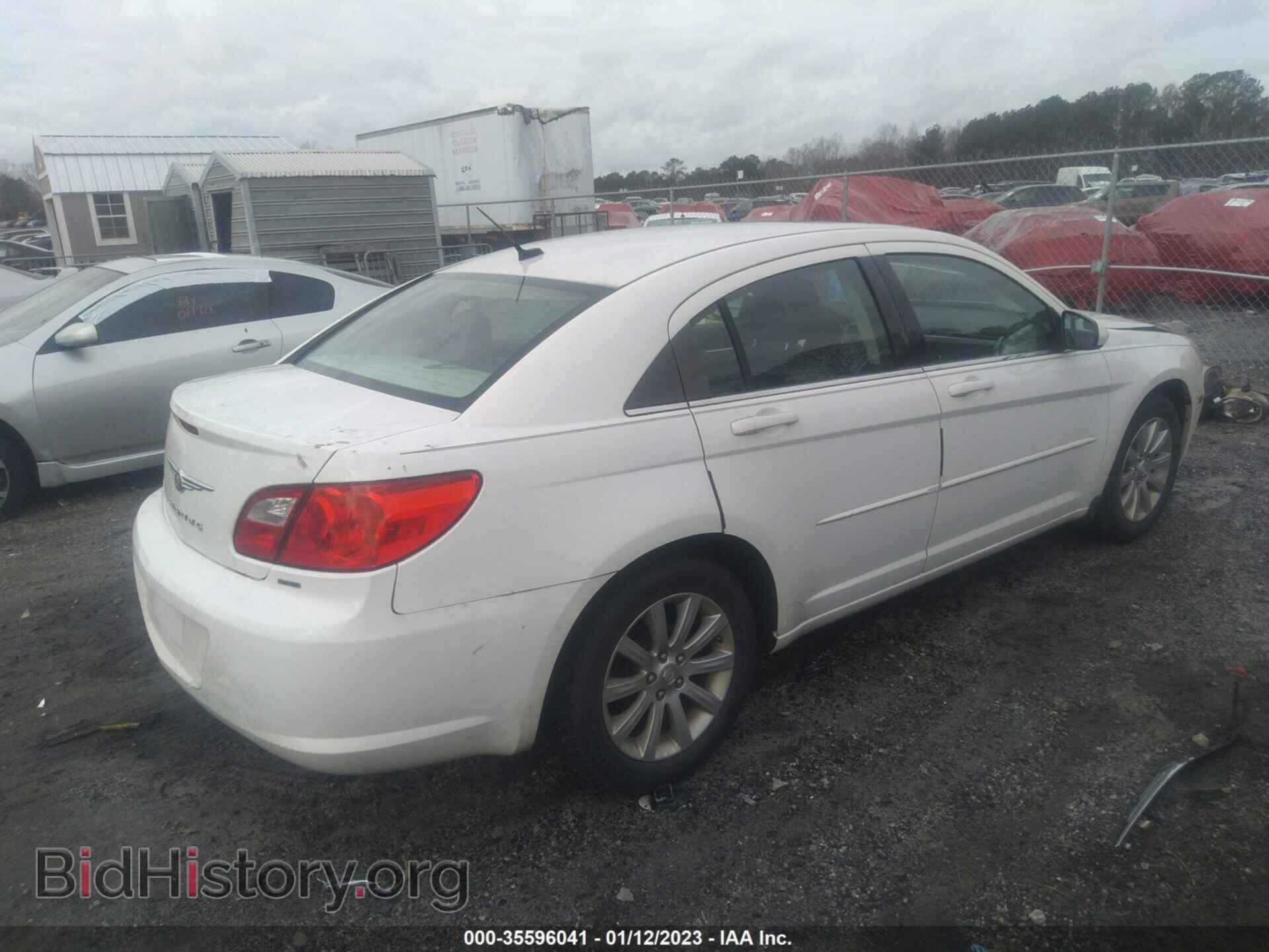 2010 CHRYSLER SEBRING - VIN: 1C3CC5FB1AN233694 - Фото 4