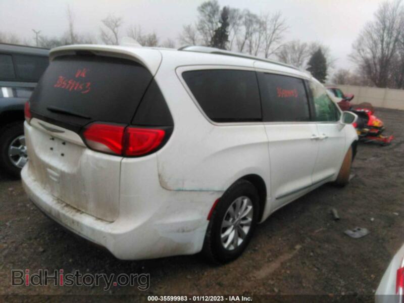 2018 Chrysler PACIFICA (VIN 2C4RC1BG1JR106821) — photo 4 of 11
