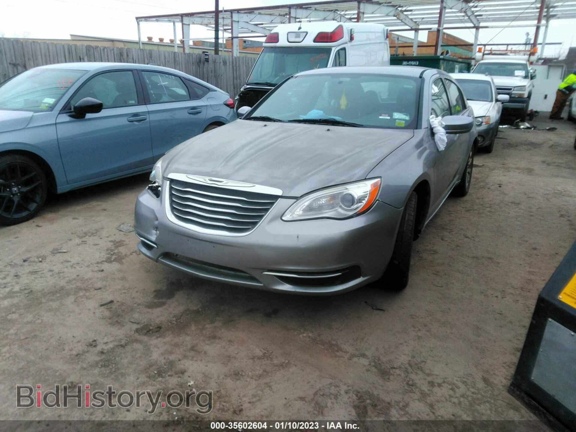 2013 CHRYSLER 200 - VIN: 1C3CCBBG0DN528323 - Photo 2